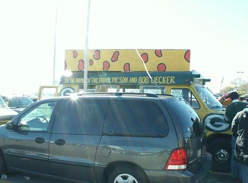 Uecker Tailgate Van - Packers.JPG