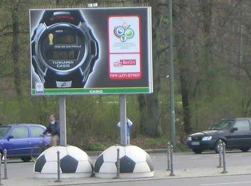 Berlin Countdown Clock - WC 06.JPG