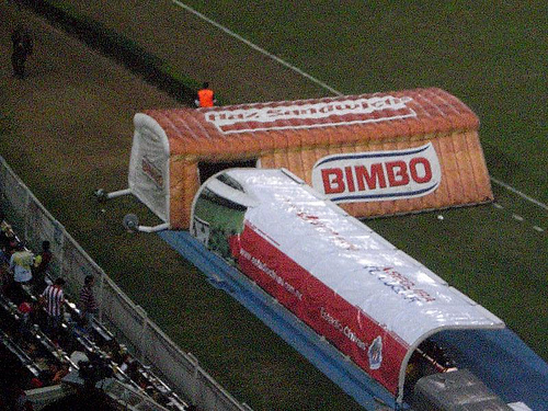 Bimbo Inflatable - Estadio Jalisco.jpg