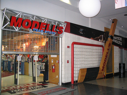 Modells store.jpg