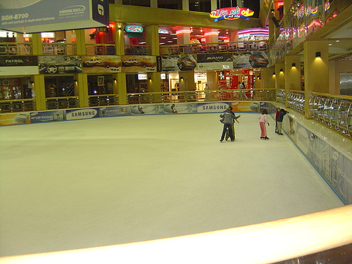 2005 Dubai Invitational - Ice Rink - Samsung Signage.jpg