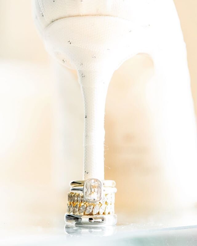 #weddingstyle We&rsquo;re SO ready to get back at it. Can&rsquo;t take credit for this eye catching #bling though. #weddingshoes #diamonds #sometningoldsomethingnew @zegerman83 @hrrosengarten 📷 @roephoto