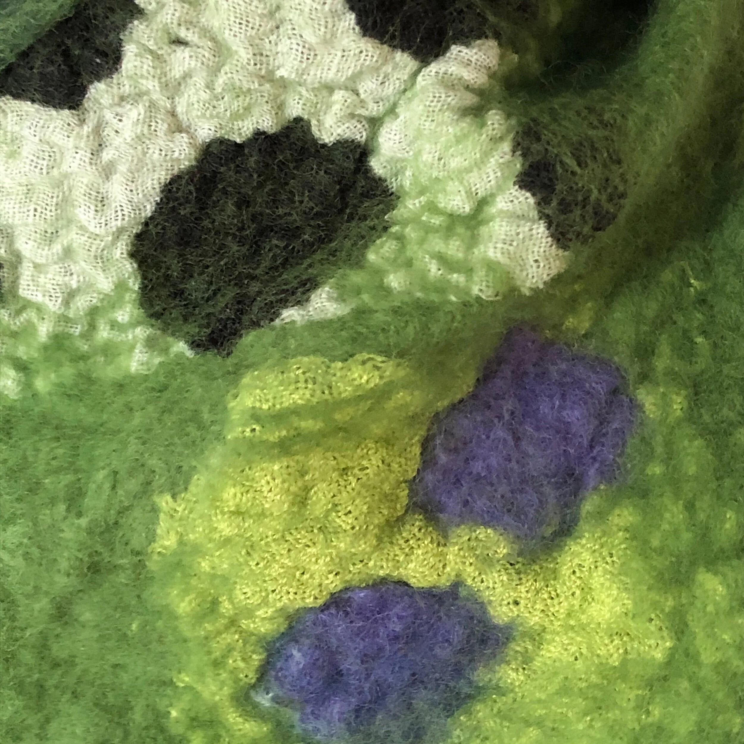 8BC9C895-5C72-430D-AD70-DEDC7E6E6939