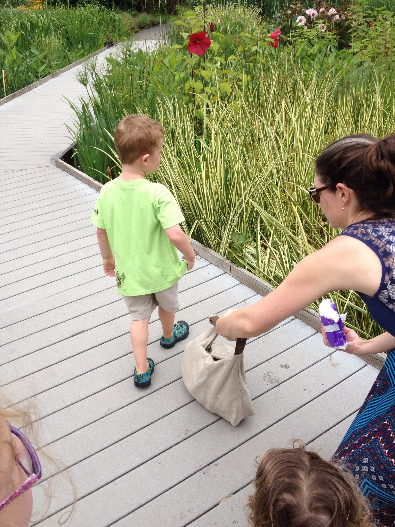 Banner recovers after he was goofing off and fell into the carnivorous plant bog. I had to hide my laughter because I had a similar experience as a young lad. Yup, that's my boy!