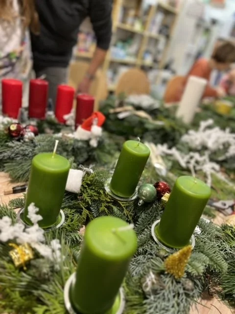 Kreative Weihnachtsworkshops 2025