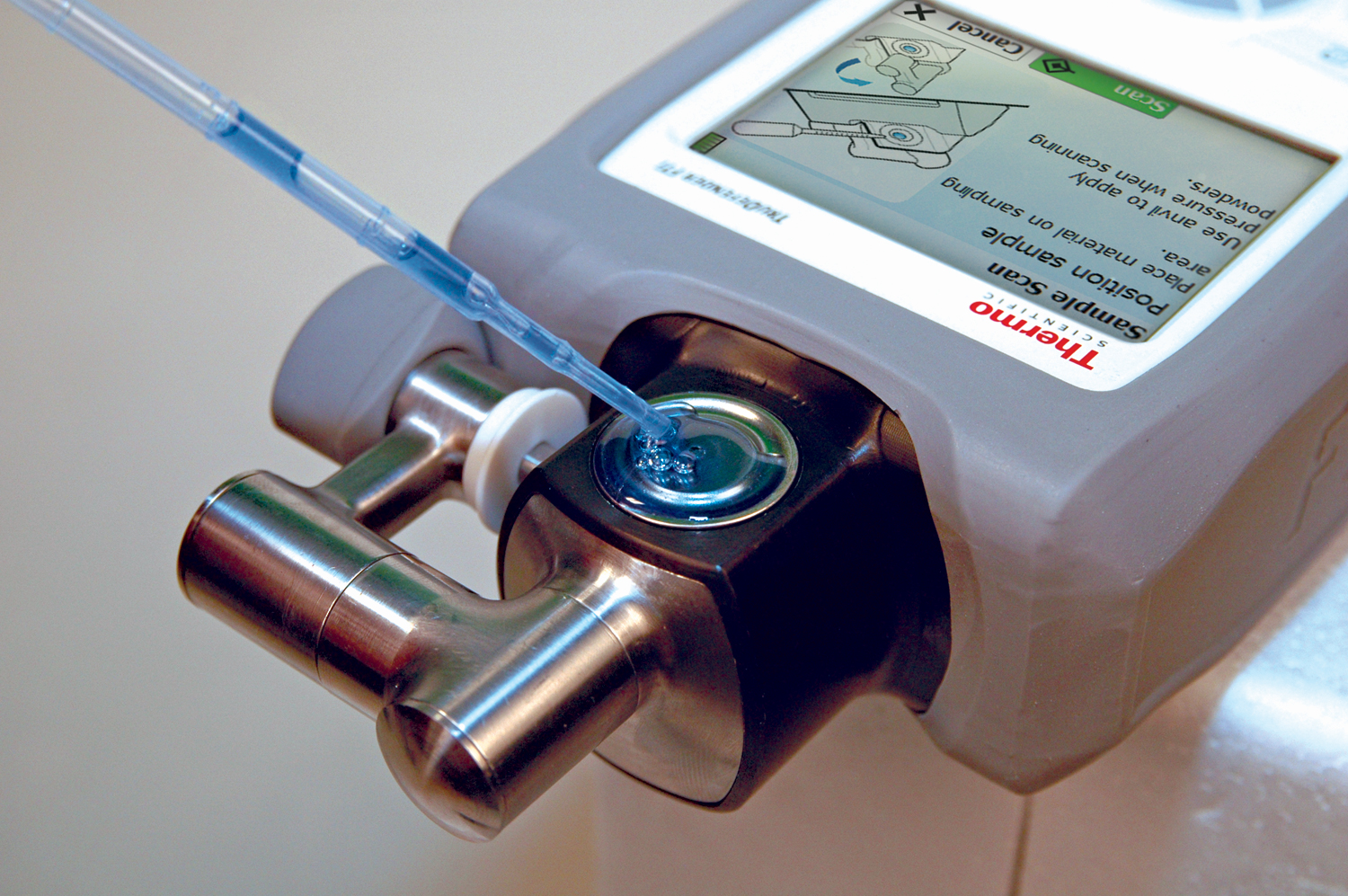 TruDefender-FTX_blue-liquid-pipette-1500p.jpg