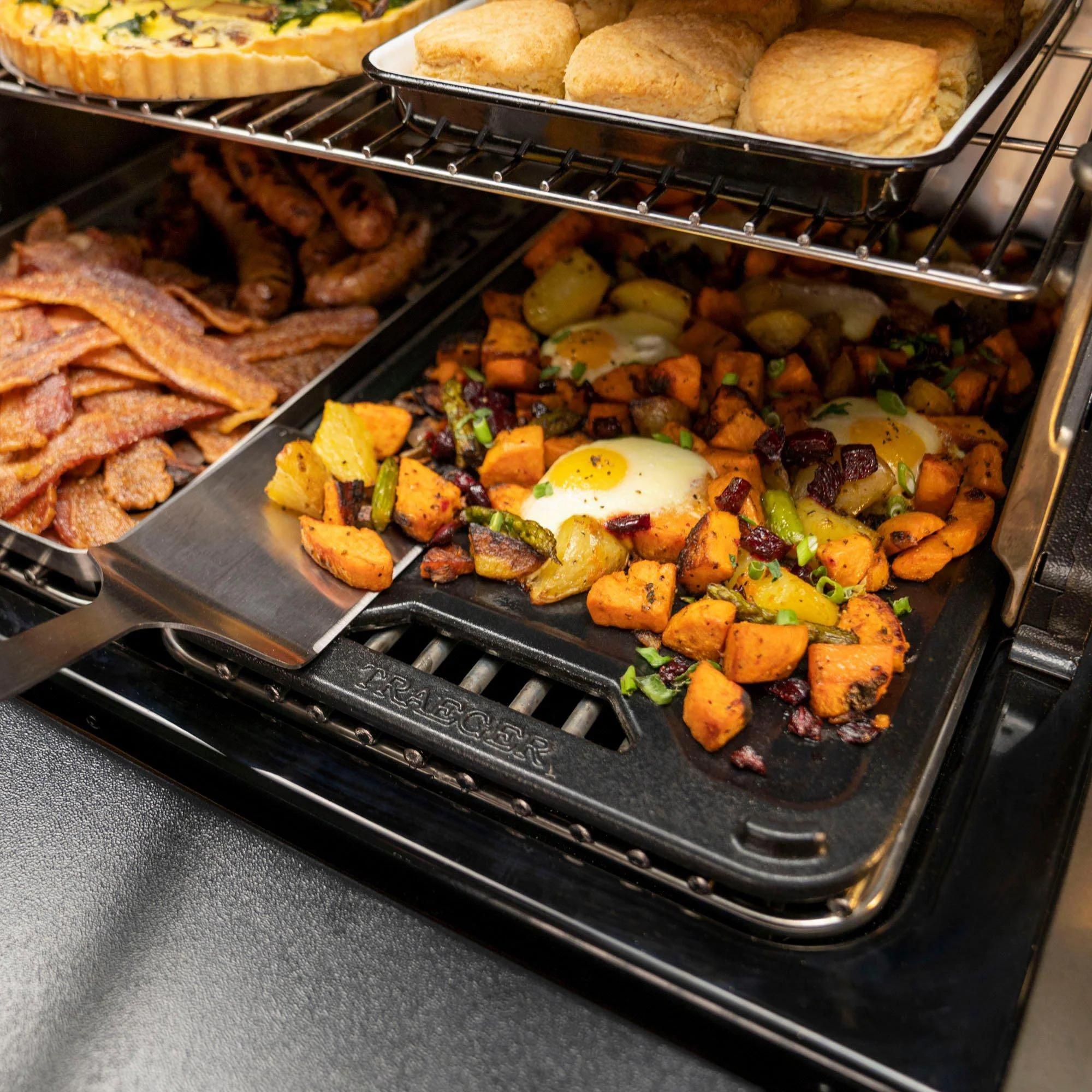 traeger-modifire-cast-iron-griddle-lifestyle-2.jpg