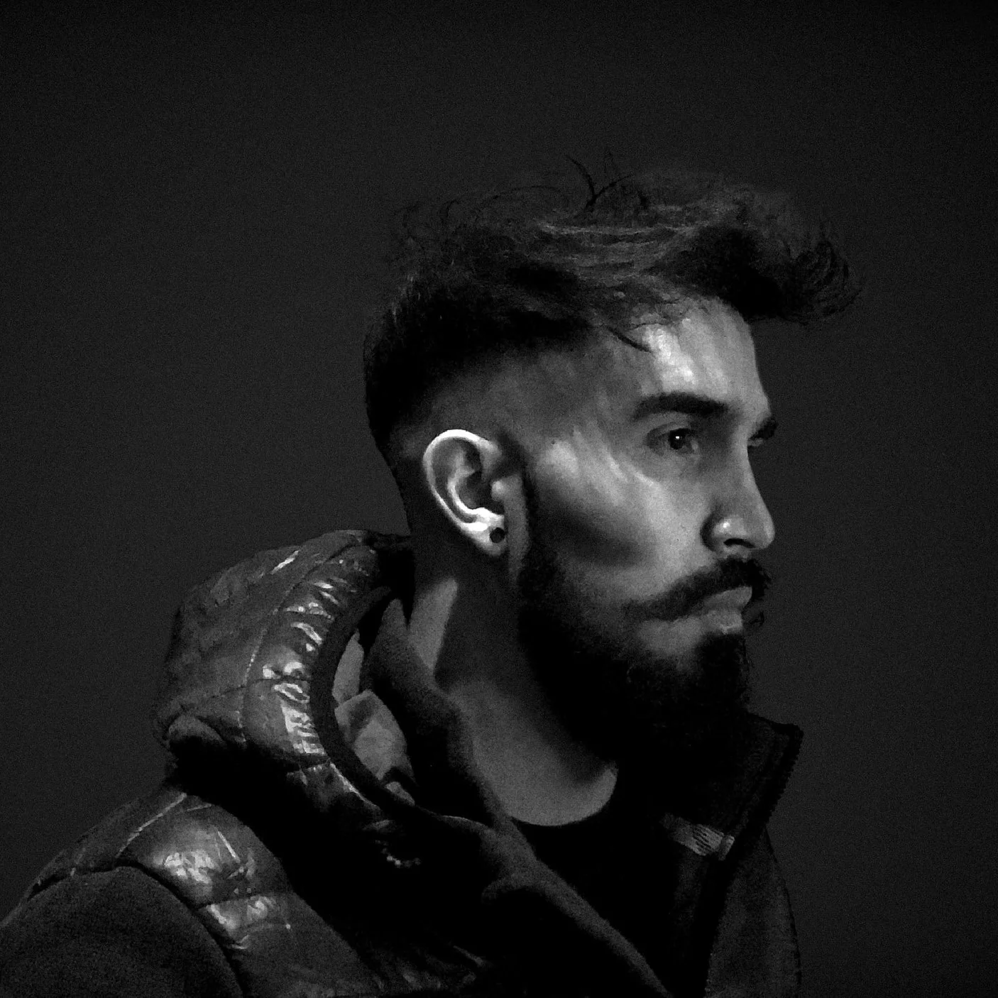 DOGCAST 012 Artist: STARK D Genre: Melodic Techno/Deep Tech/Minimal Country: Brazil - Italy - UK