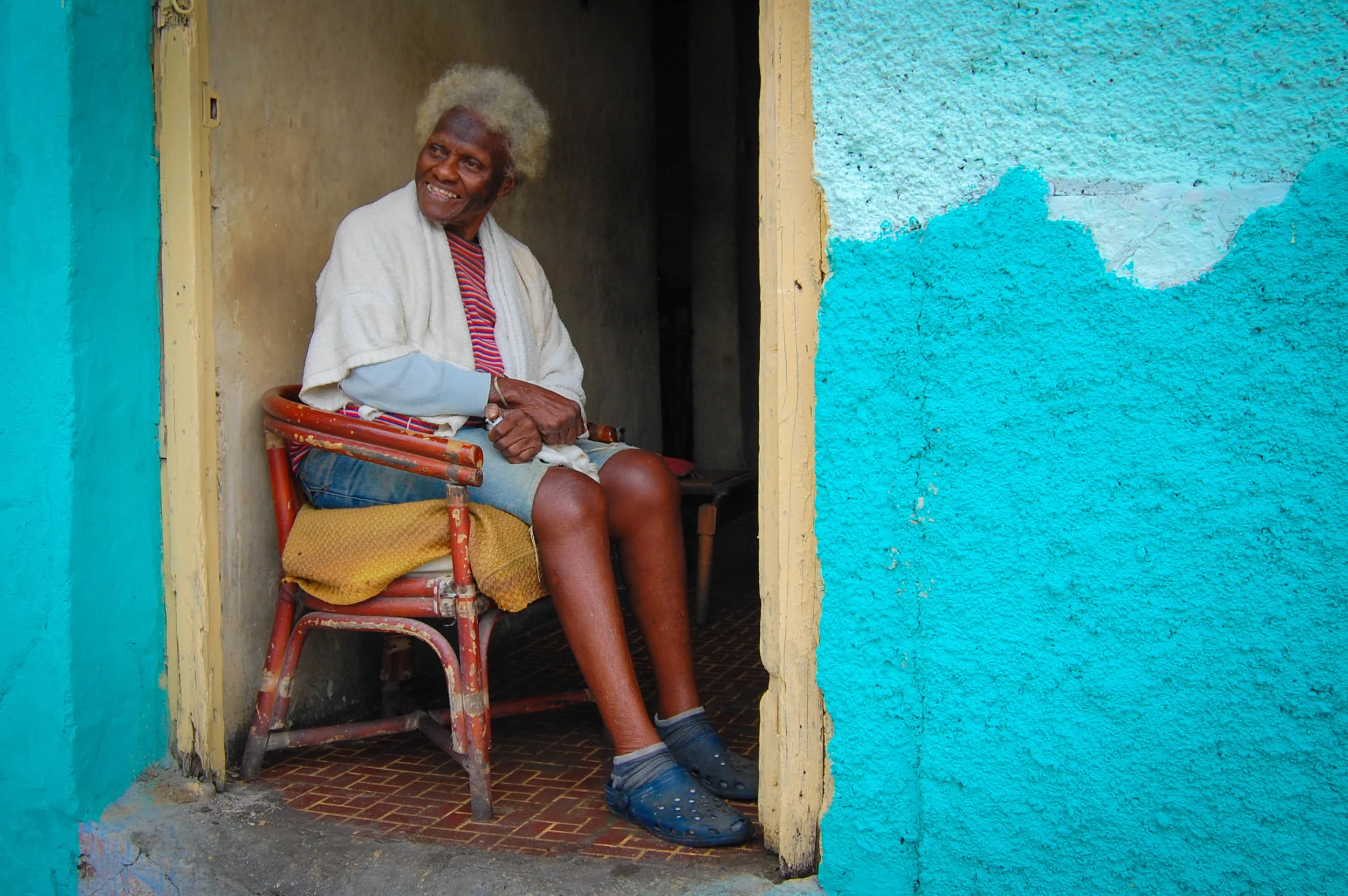 Woman in doorway Varadero, Cuba Nikon D40, 18-55 F3.5 3.13
