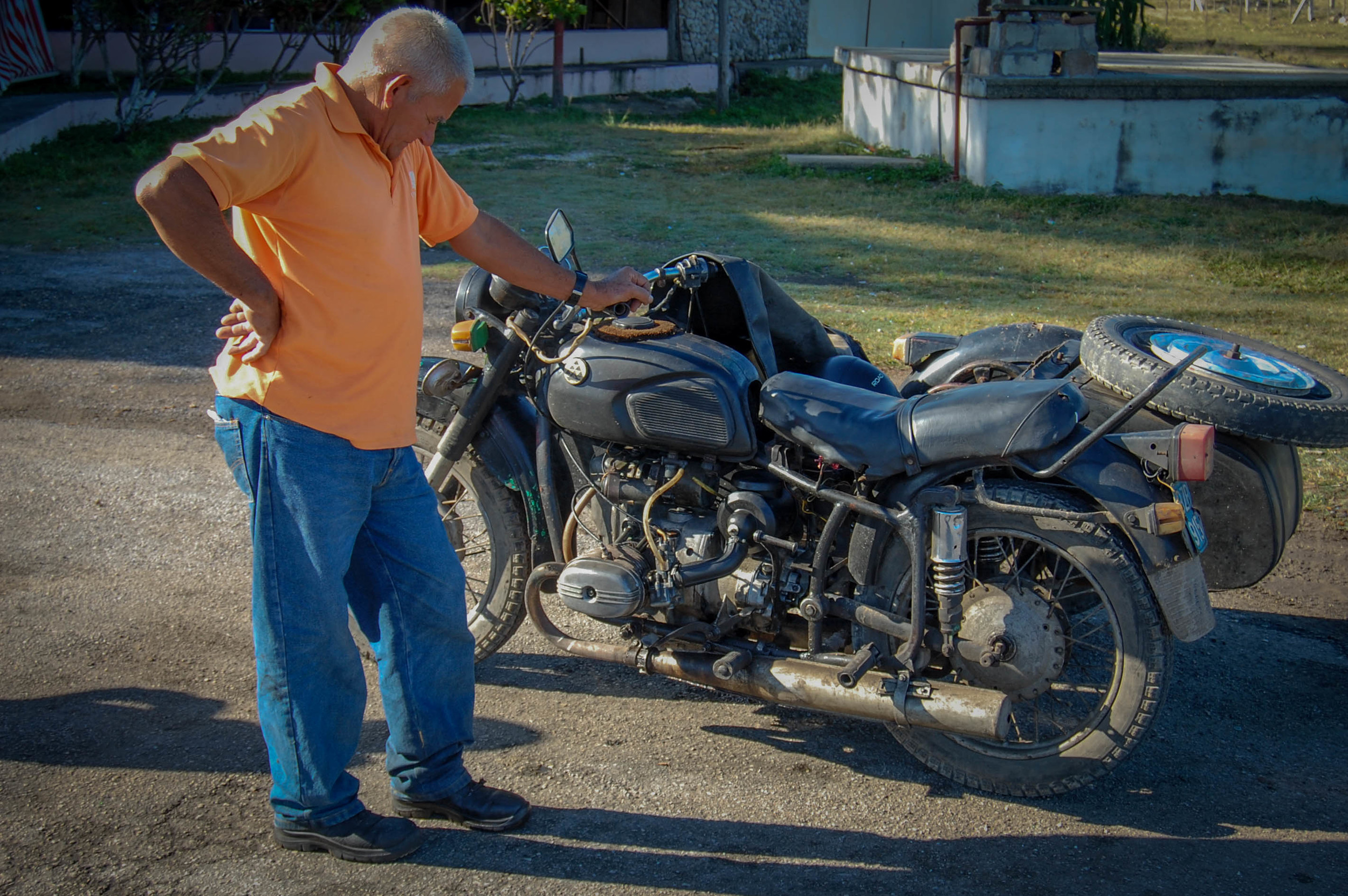  Man with motorcycle Road to Havana, Cuba Nikon D40, 18-55mm F3.5 3.13 