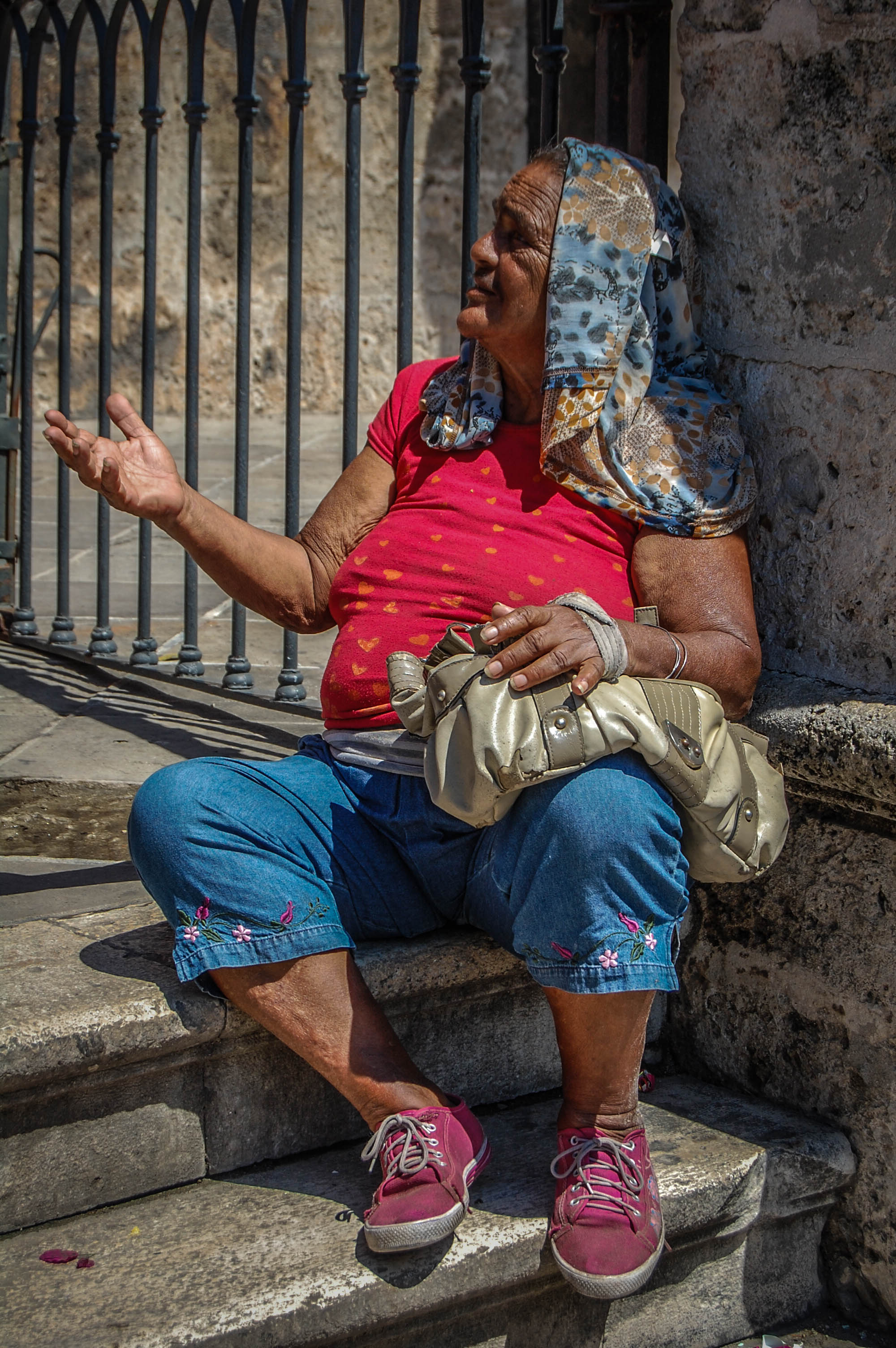  Beggar woman Old Havana, Cuba Nikon D40, 18-55mm F3.5 3.13 