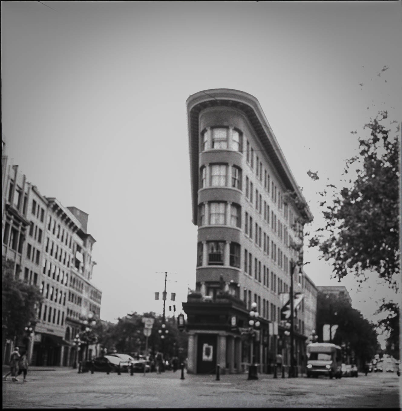  Flatiron Building (Hotel Europe) Gastown, Vancouver Rolleiflex 2.8C,&nbsp;Ilford Delta 100 8.16 