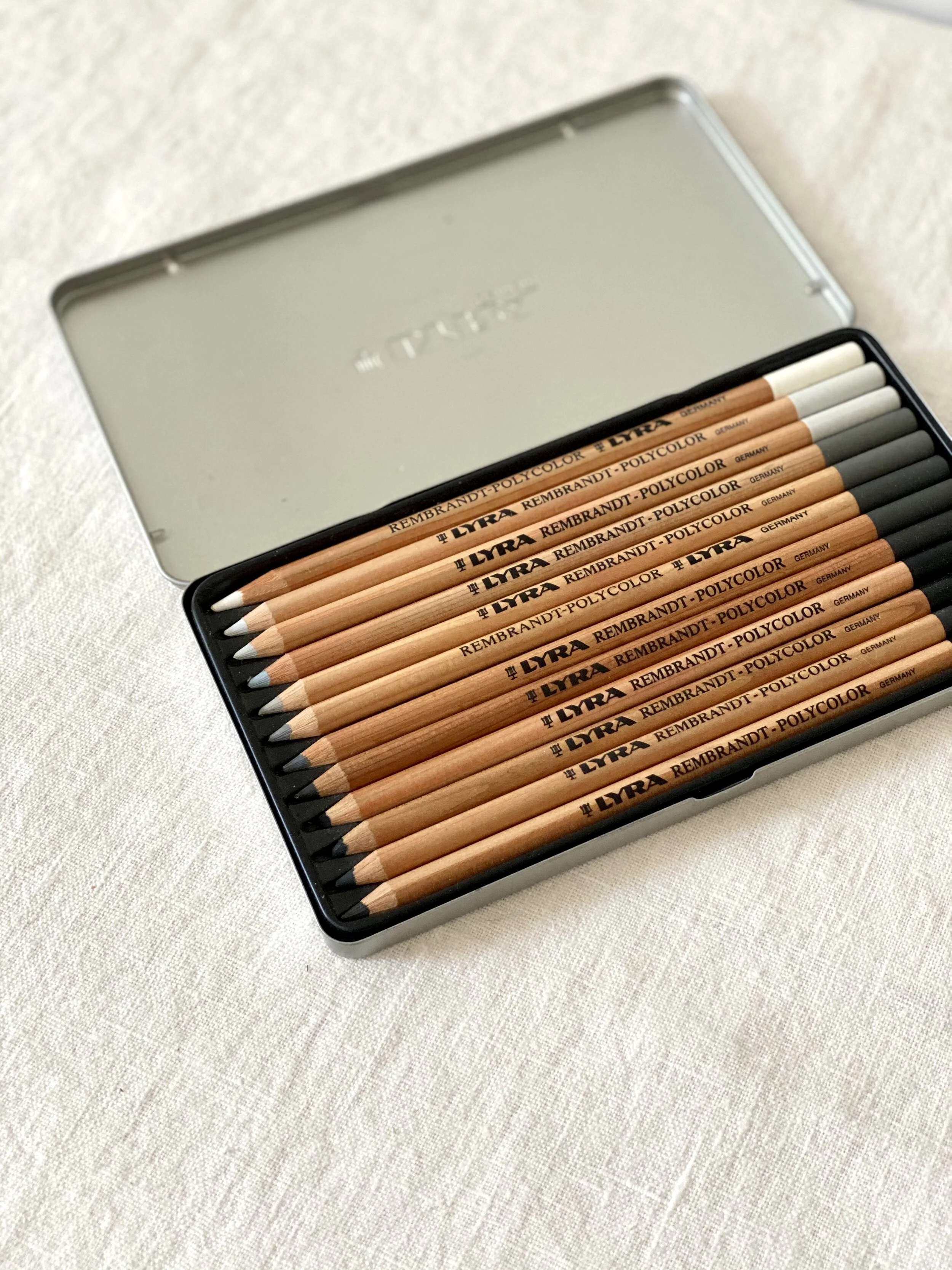 5223708F-D9E5-47AF-8155-CDE828EF7B8E