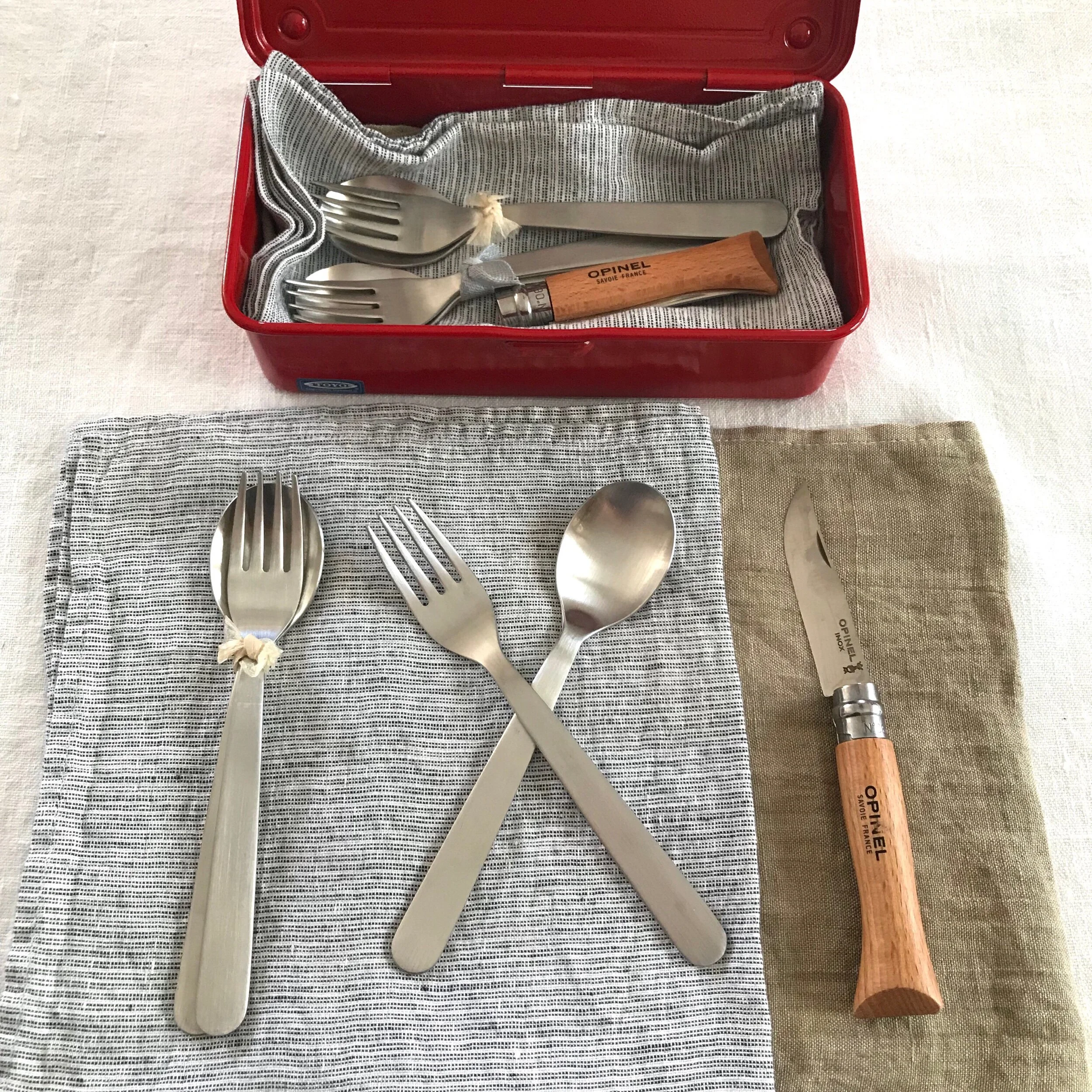 C6E9A5D1-25CE-4571-A44D-3ED3FBAACA9E