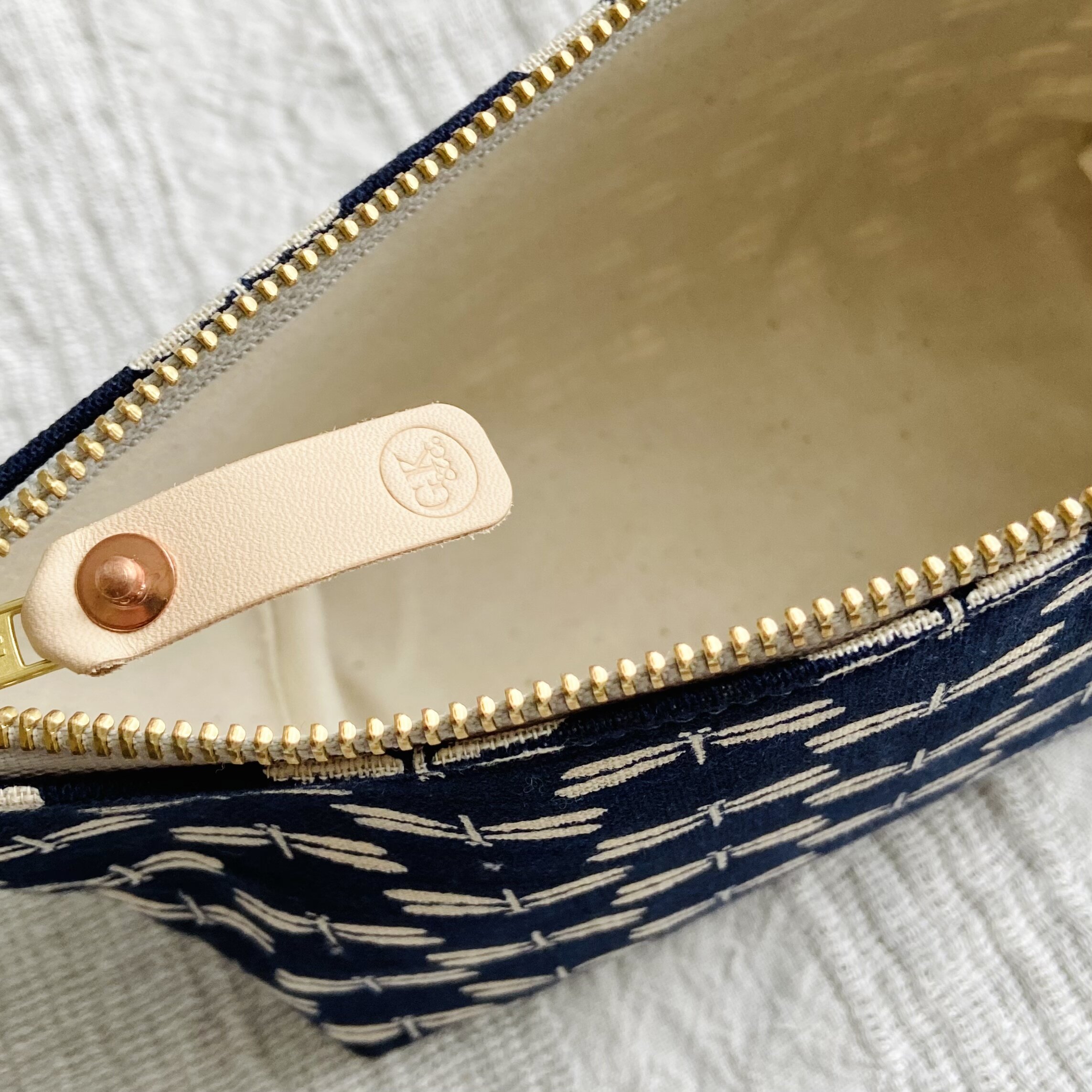 398F624B-5677-4A75-A476-CF75E23F87CE