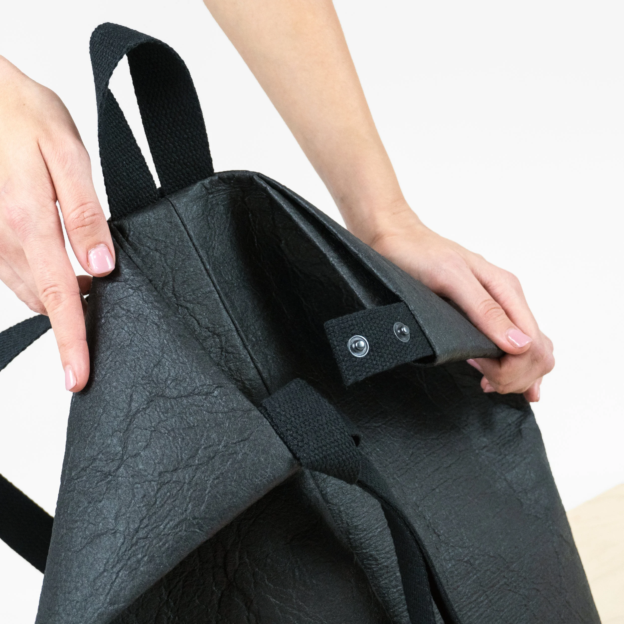 backpack_open_black.jpg