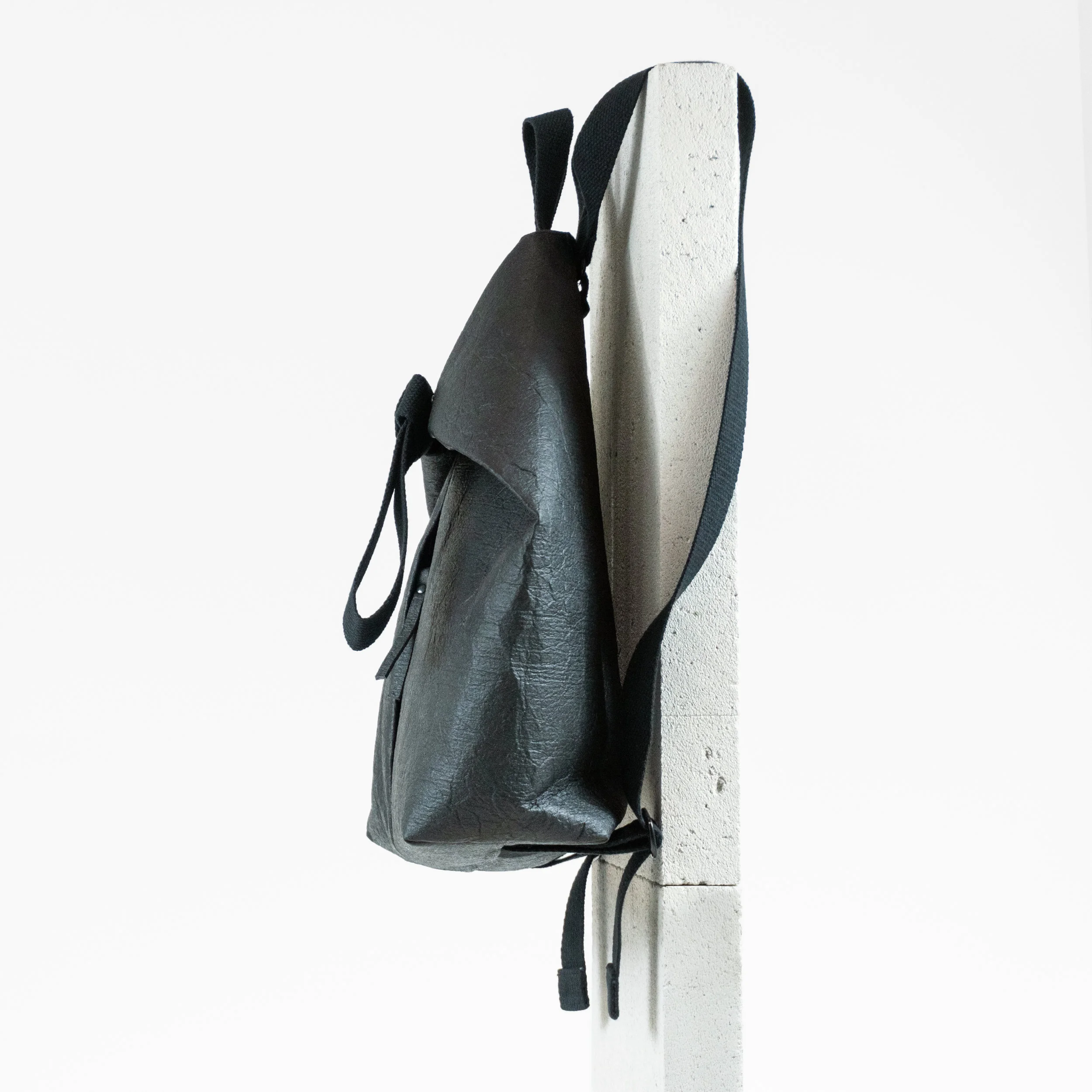 backpack_side_black.jpg