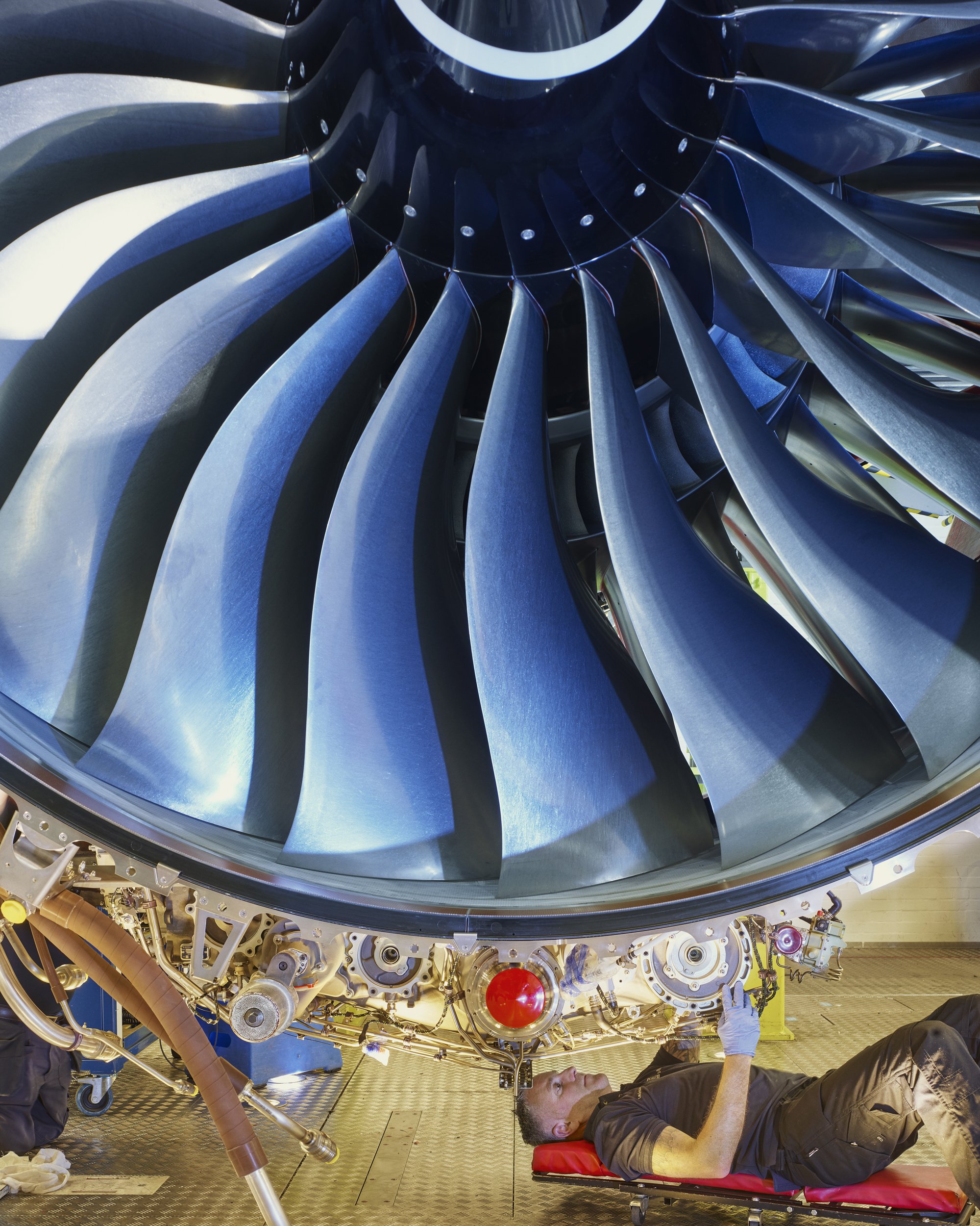  Rolls-Royce, Assembly Line Facility, Derby, UK. May 2021.Workstation n. 3, Trent XWB-84K at its final stage. Gas path borescope and internal inspections on the integrity of the turbine blade.Workstations areas are for cleaning, polishing, inspecting