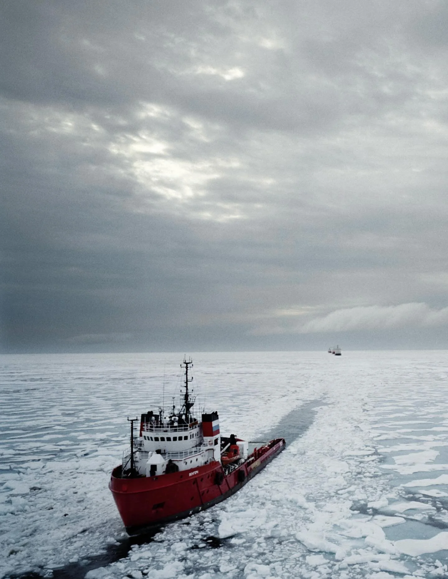 Chapter 3: The Arctic.

&ldquo;I wake before the ship wakes&hellip; an hour when the metal belly of the vessel holds its breath, and the half-dark makes the room look like a badly exposed photograph: flat, washed out, indecisive.&rdquo; [&hellip;] &l