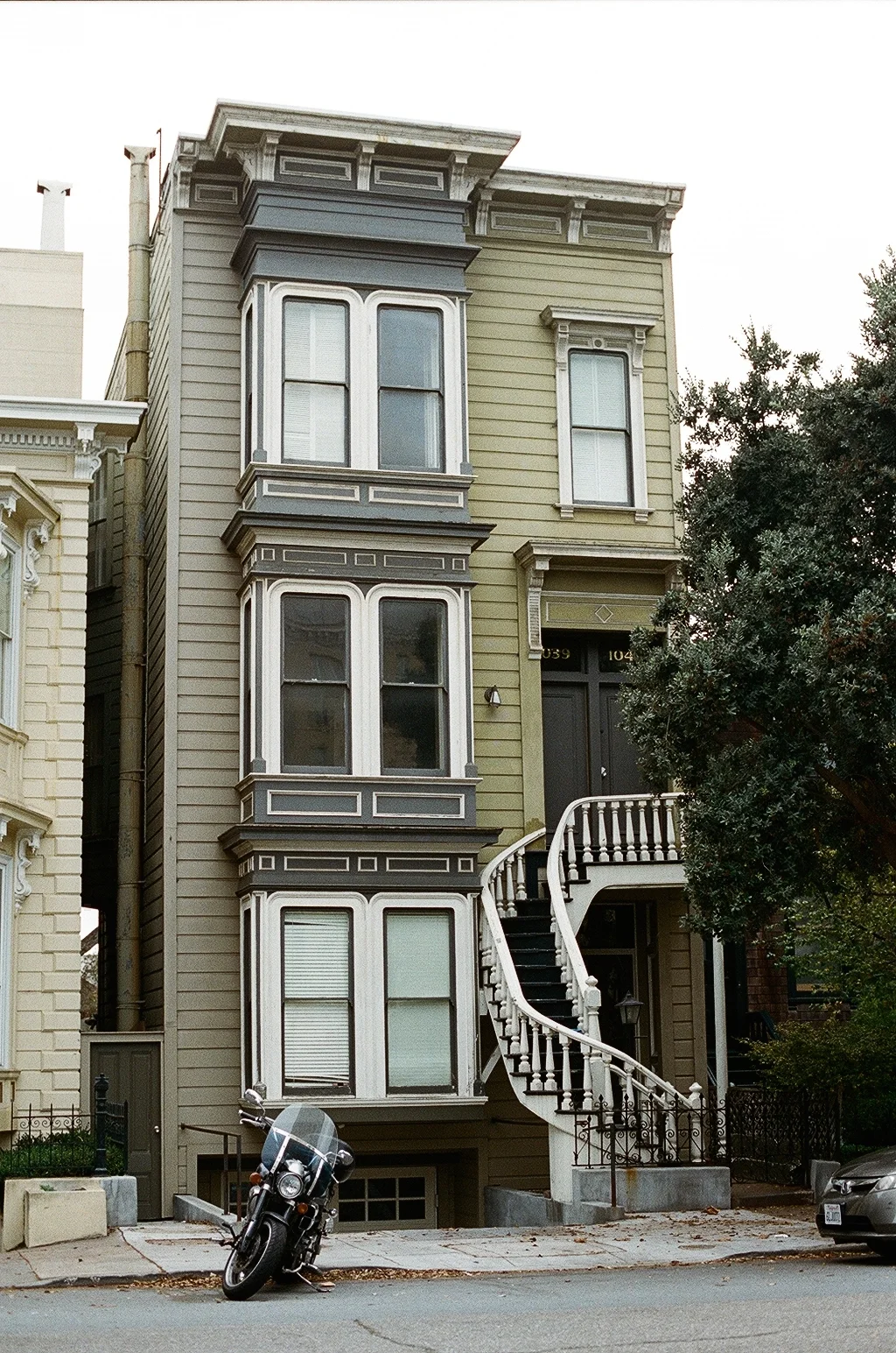 Everyday Adventure: SF House (window) Shopping.