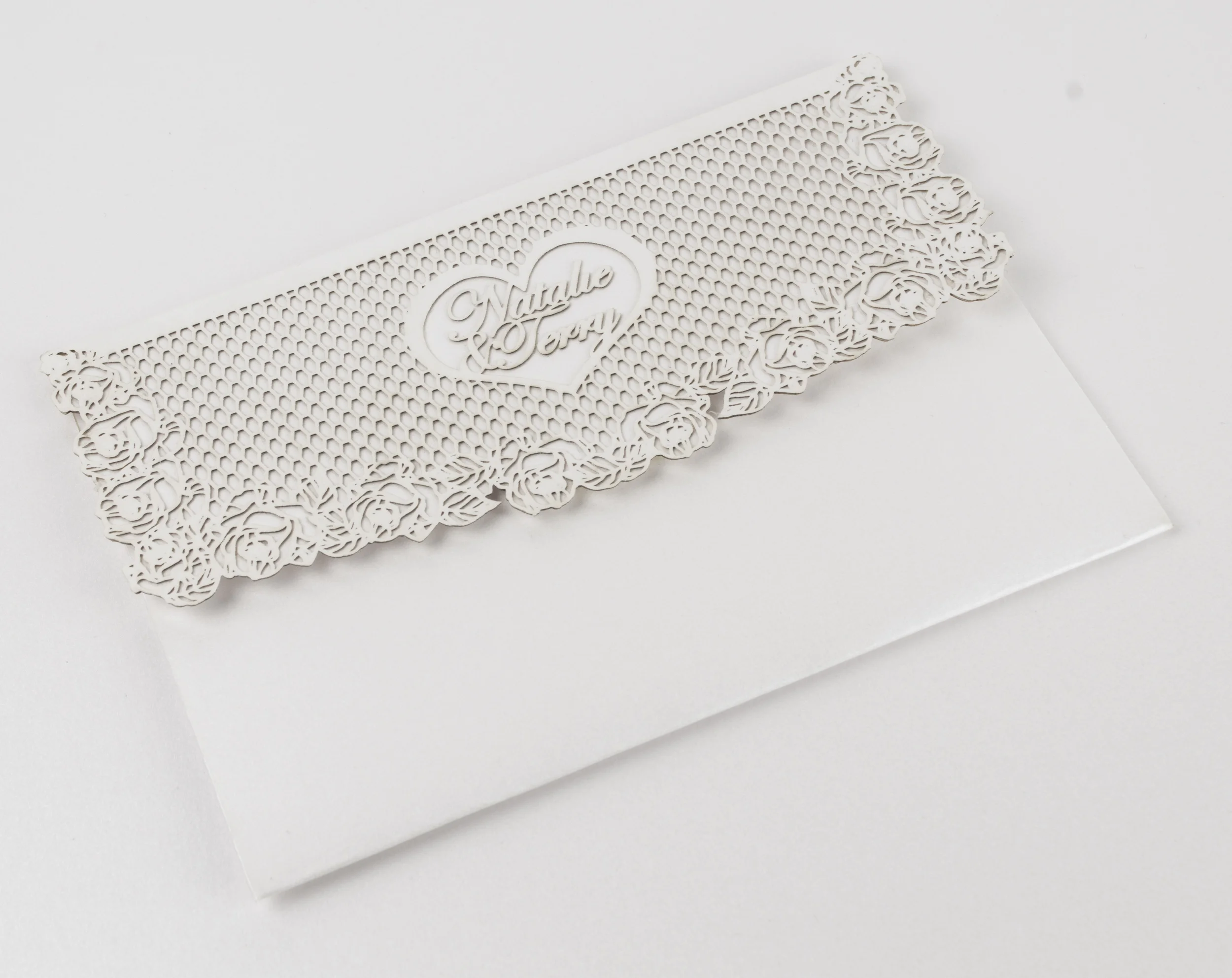 Wedding_invitation_heart_clutch_1.jpg