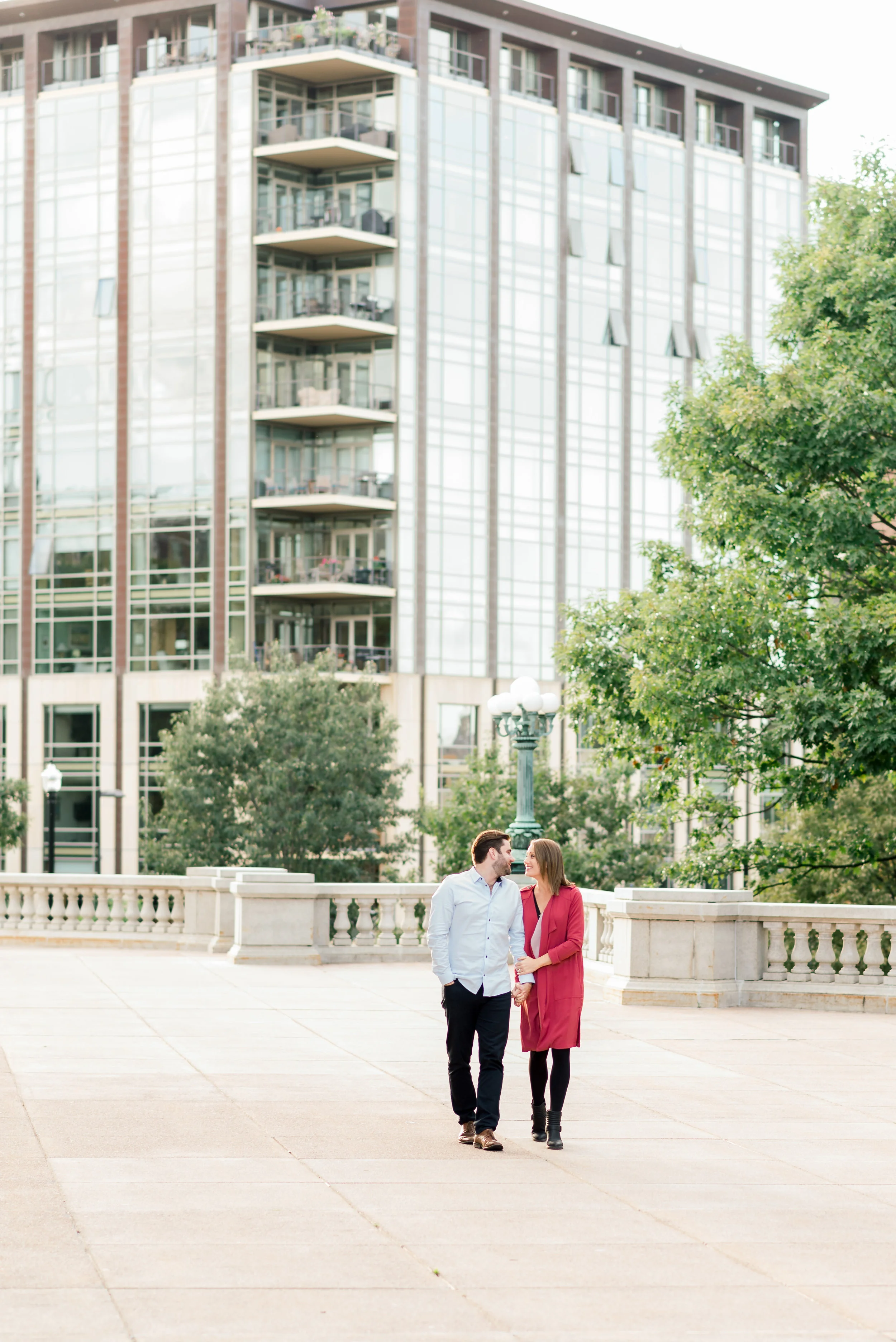 Downtown-Madison-WI-State-Captiol-Engagement-Photos100.jpg