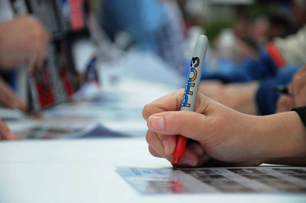pro3_signature_contact_us.jpg