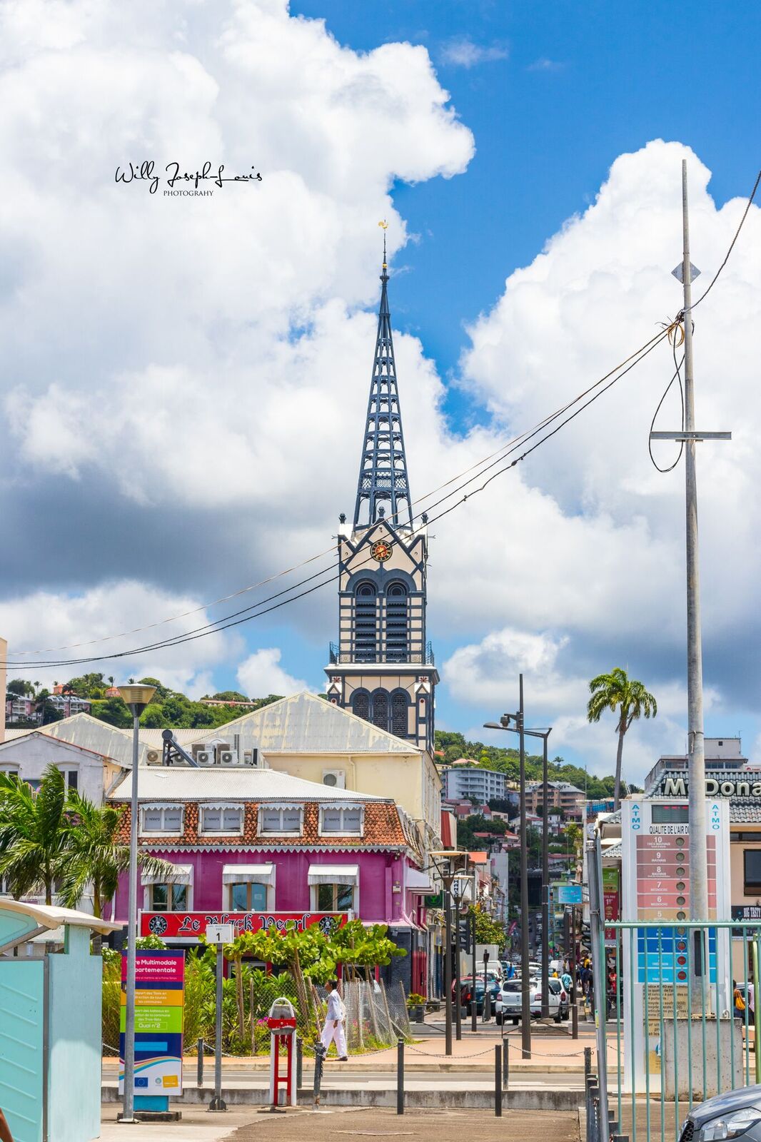 Pointy building.jpeg