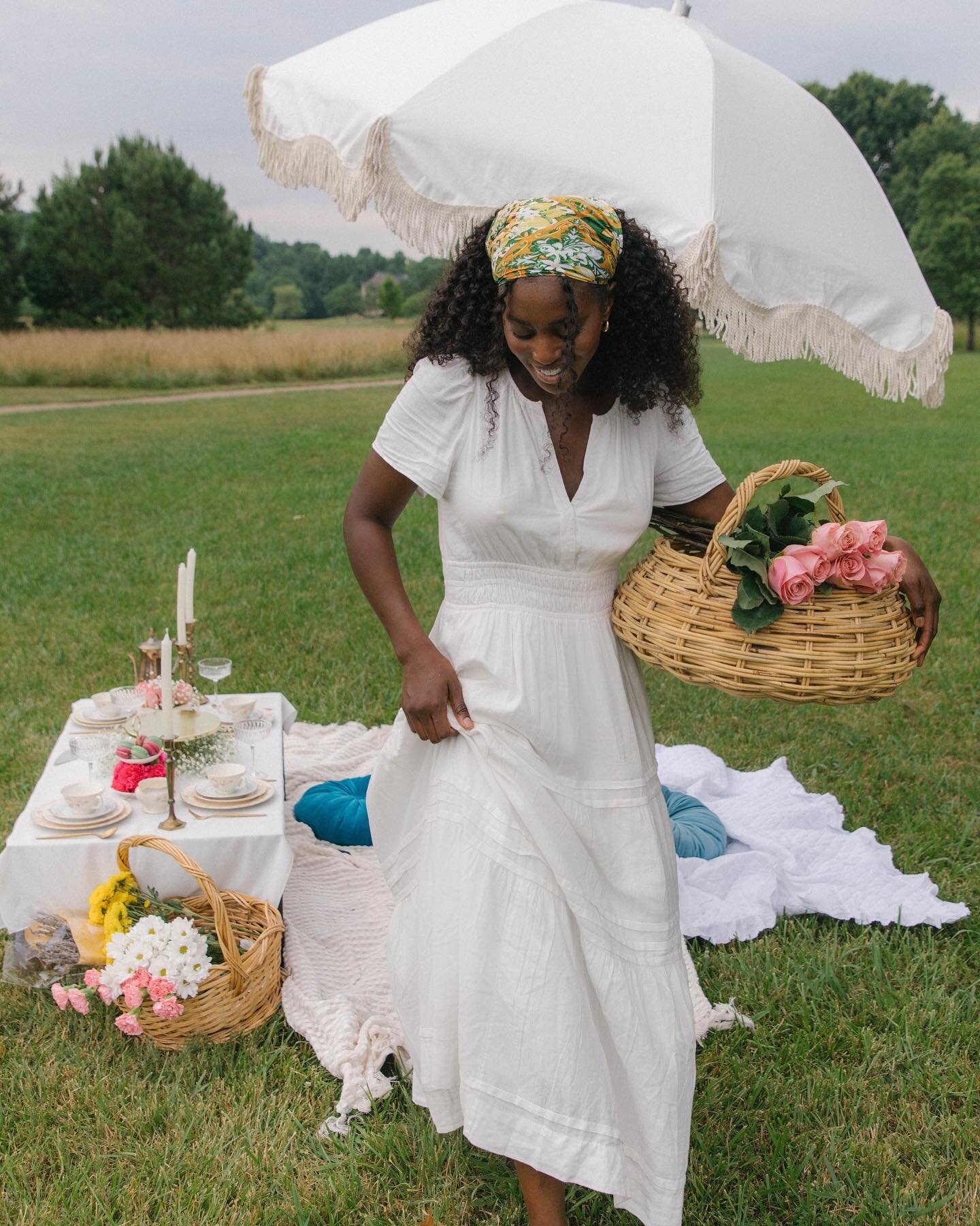 Late afternoon summer picnics 🫶🏿 @anthropologie #anthroambassador