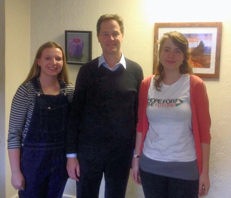 Campaign Intern, Laura (left) and Campaign Coordinator, Jo (right), meet with Nick Clegg to discuss climate change. 