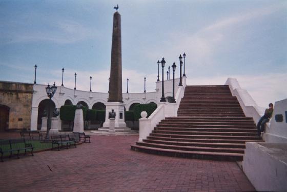 Obelisk in Casco Viejo