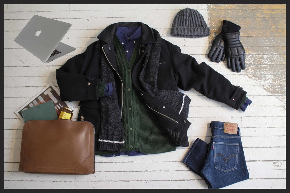 Manteau en Laine Tommy Hilfiger : $85, Chemise: 32, Cardigan: $32, Jean Levi's : $38, Bonnet en Laine Miyuki crochet: $48, Gants en cui: $22, portfolio en cuir: $32, Echarpe: $25, Miel: $7