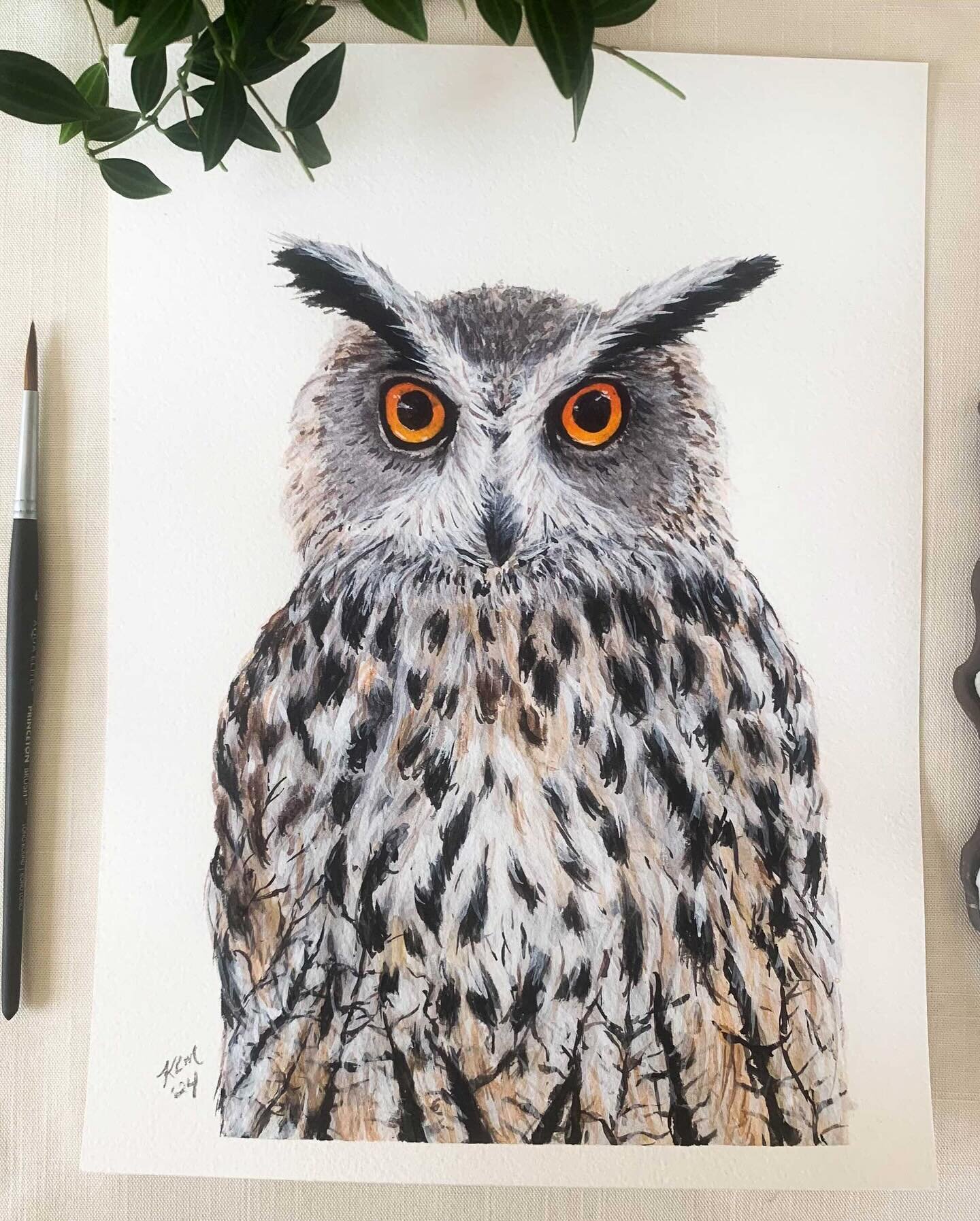 Eagle Owl, the last name for the owls for a bit. Moving back to some florals for the spring. The original, art prints, Frameable greeting cards and personalized notecards are now available.
#eagleowl #eagleowlpainting #owllover #owlwallart #owlsofthe