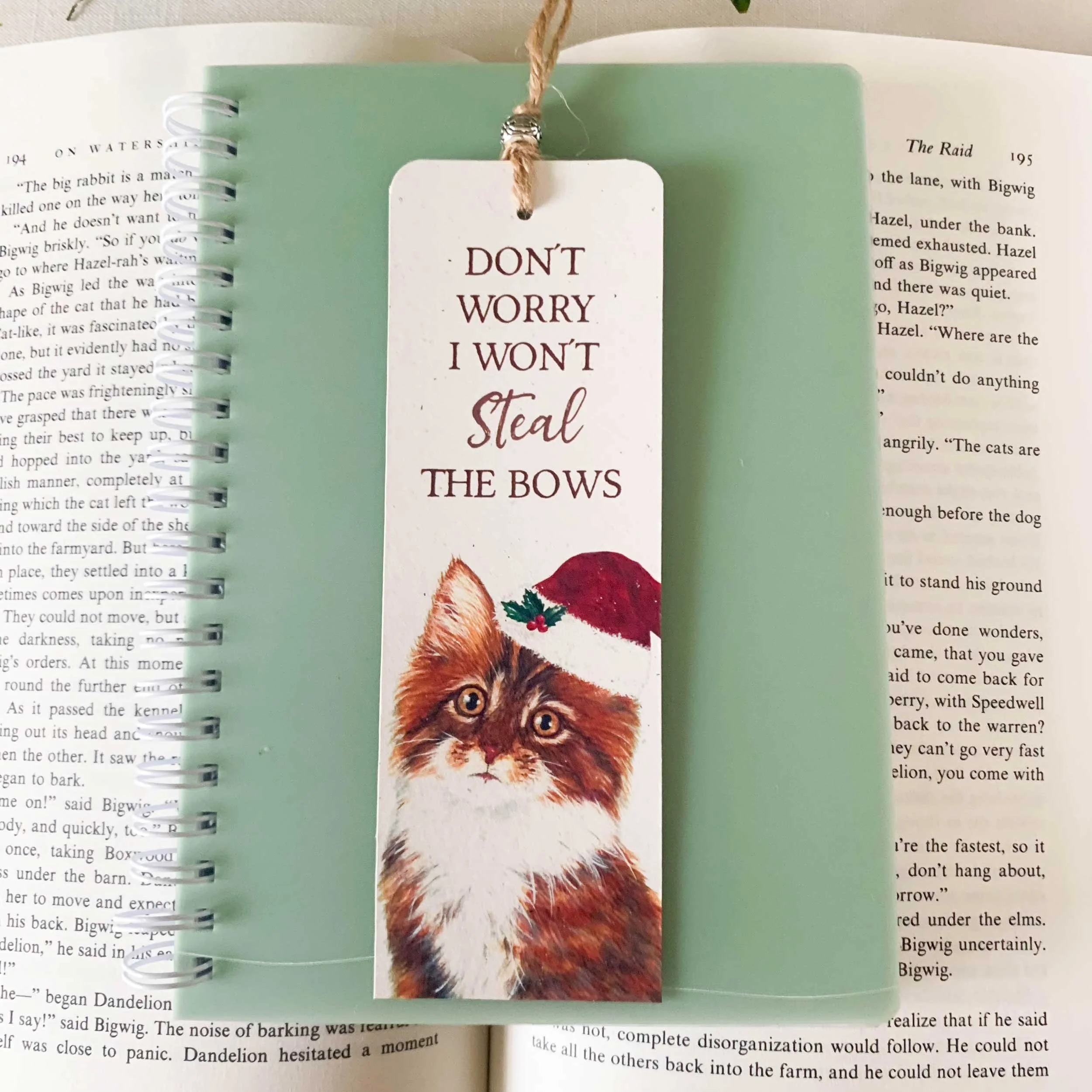 tabby-cat-santa-hat-bookmark_1.jpg