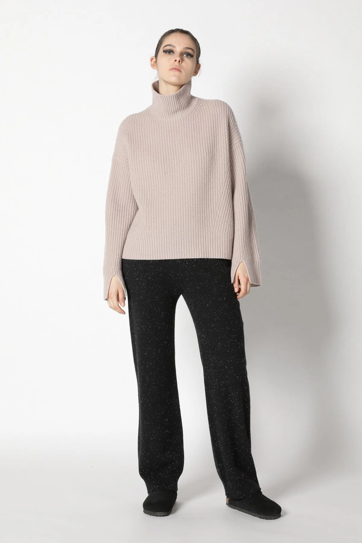  SMINFINITY Knitwear Hamburg Germany, Foto: Holger Stoehrmann, mail@stoehrmann.com, 0177-6302754 