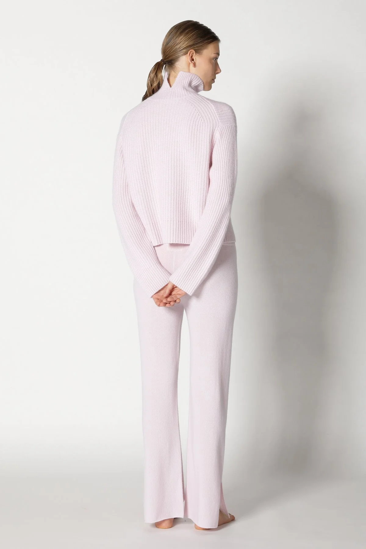  SMINFINITY Knitwear Hamburg Germany, Foto: Holger Stoehrmann, mail@stoehrmann.com, 0177-6302754 