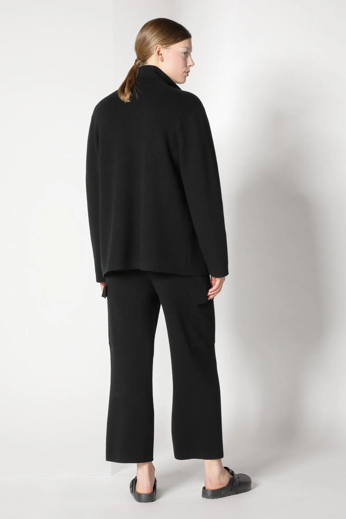 21022_BLACK_5259.JPG (Kopie)