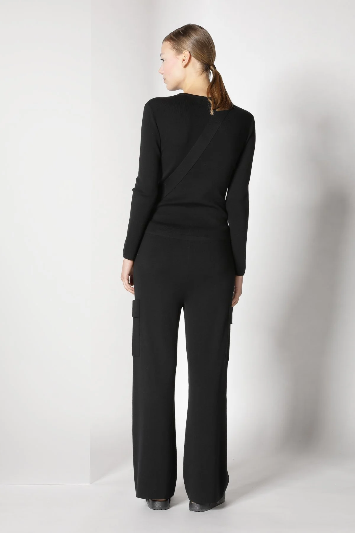 21015_BLACK_3504.JPG