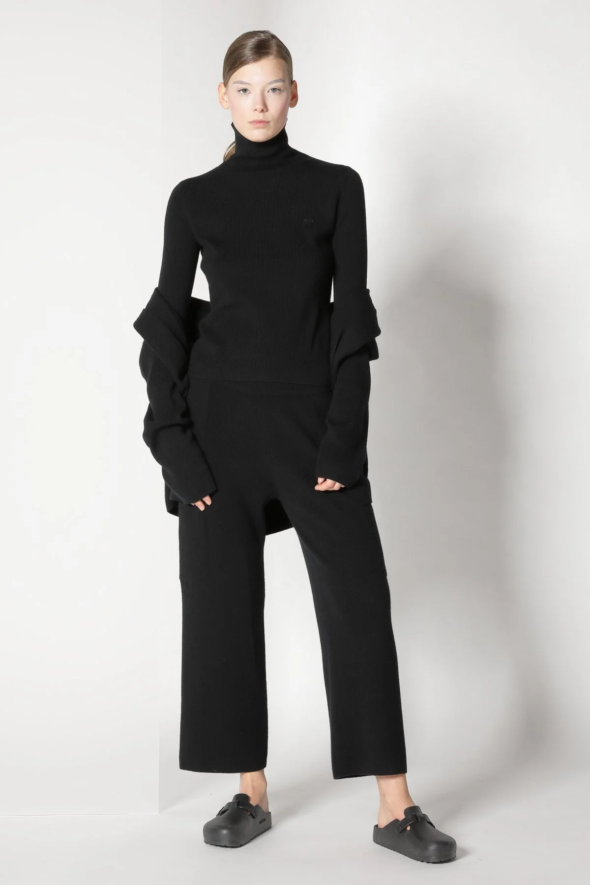 21018_BLACK_5156.JPG