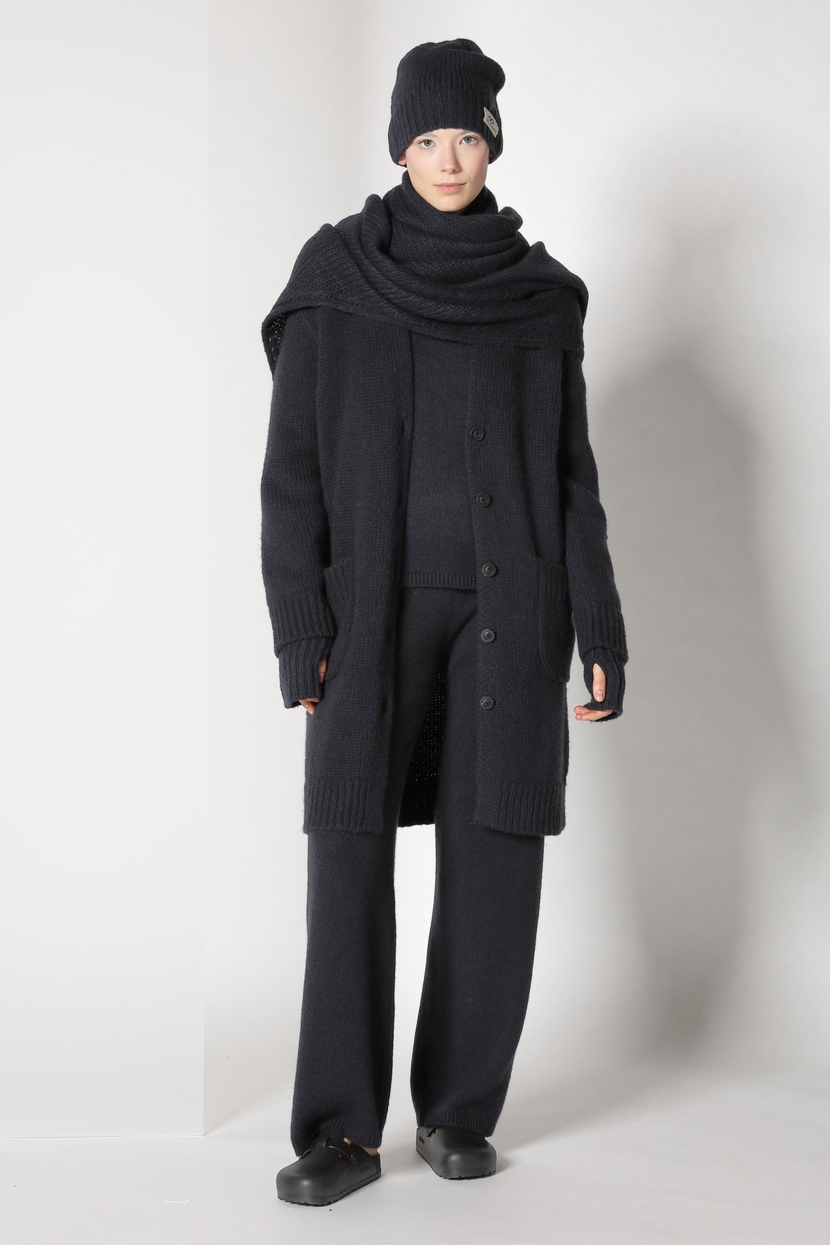 21109_BLACK_3325.JPG