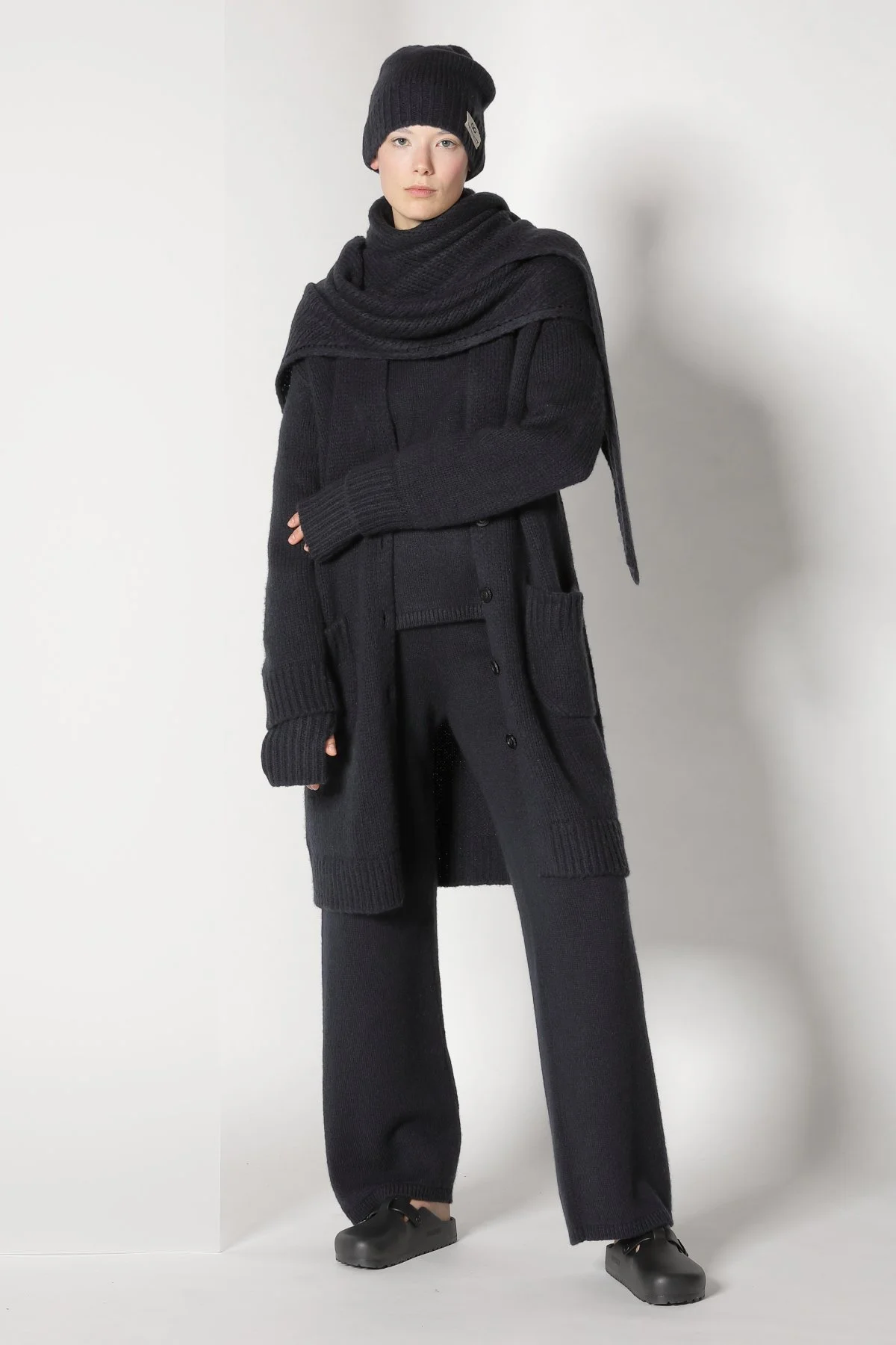 21109_BLACK_3330.JPG