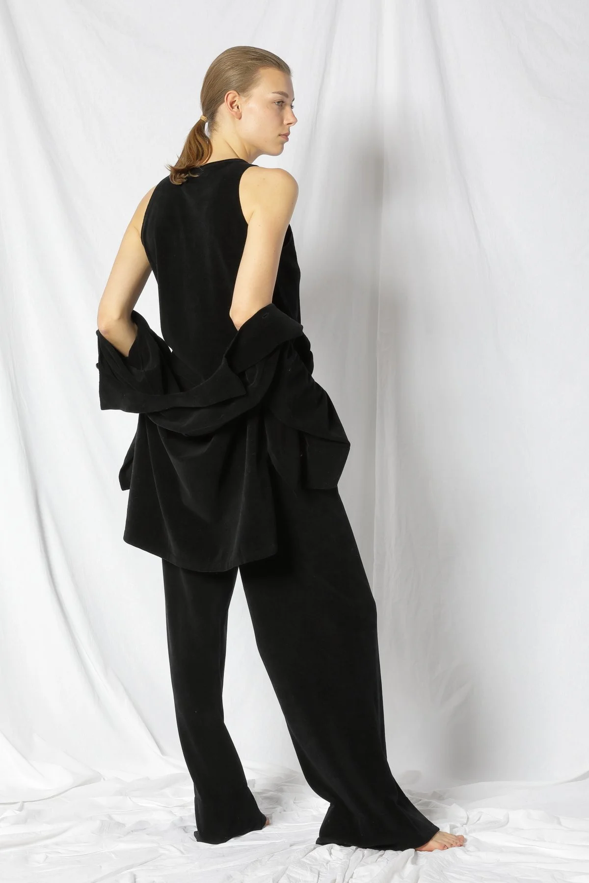 22001_BLACK_3697.JPG