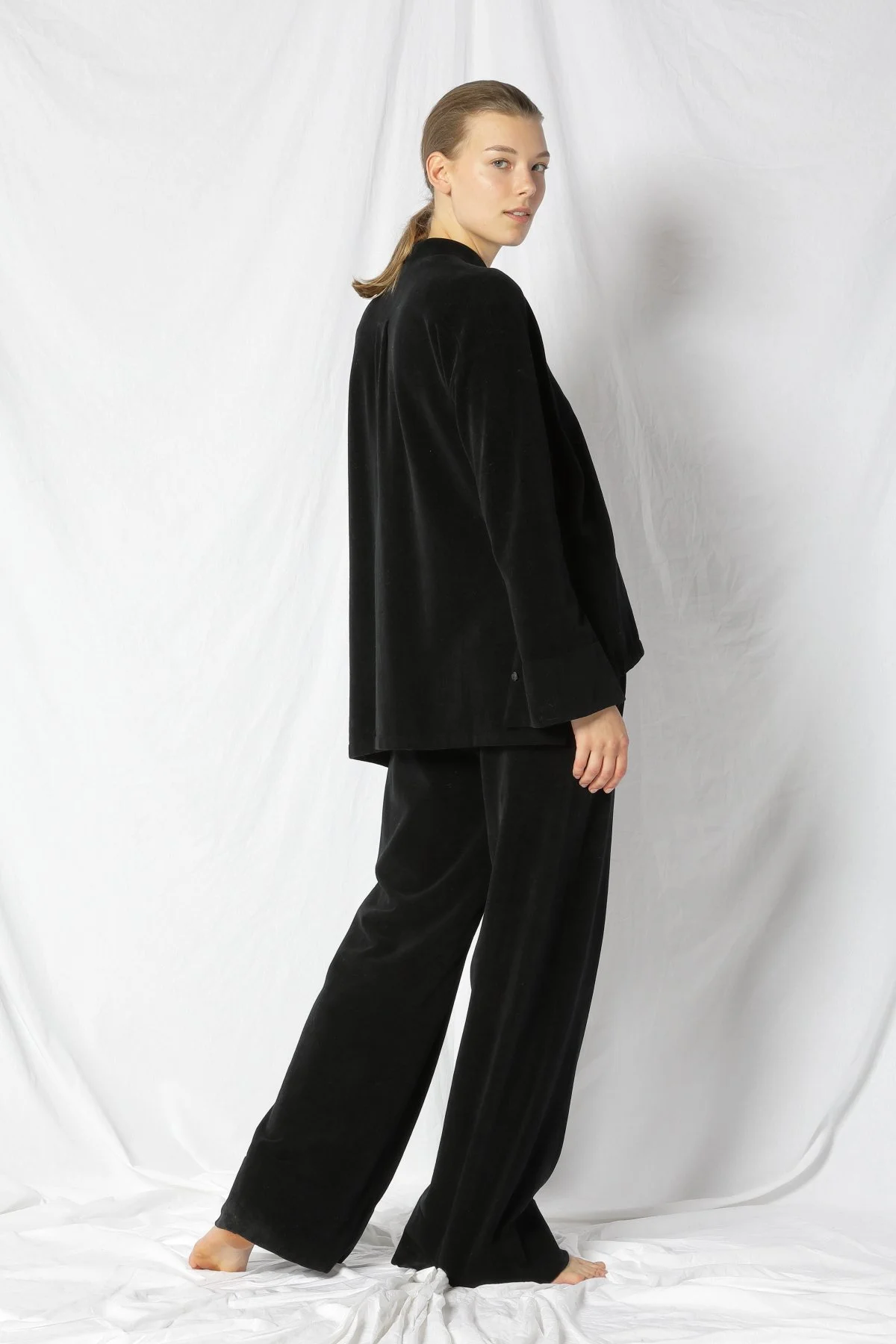 22001_BLACK_3799.JPG