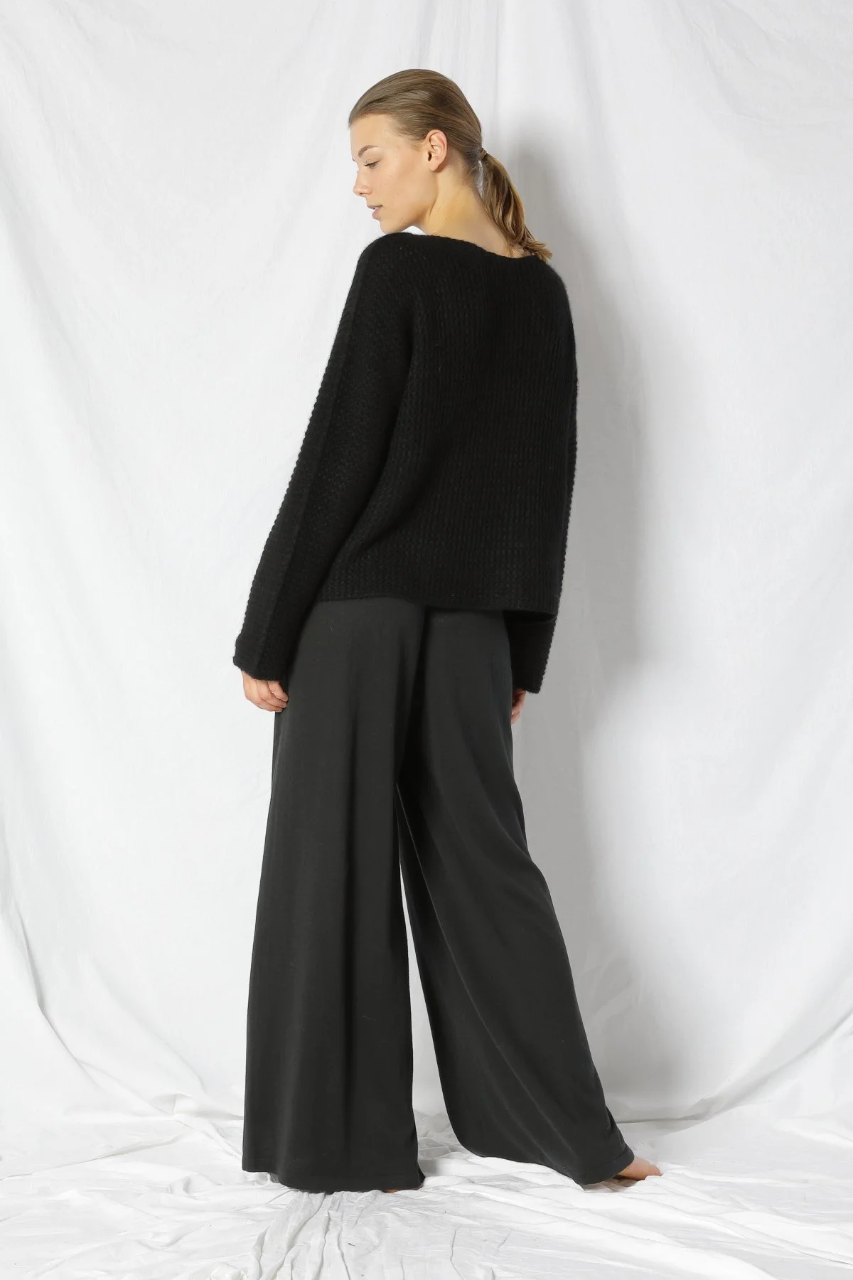 22056_BLACK_7310.JPG