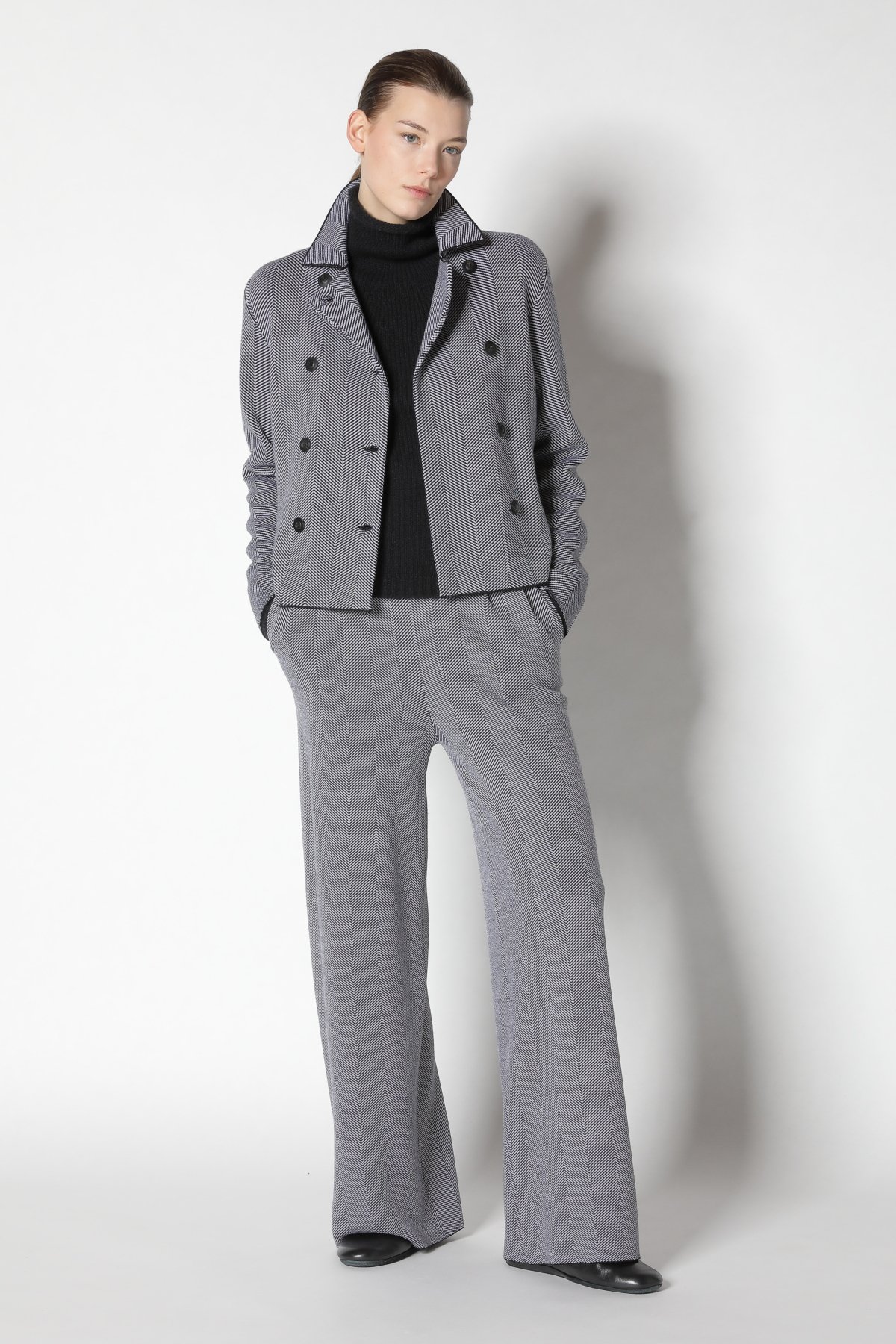 23050_Black + Luna_1797.JPG