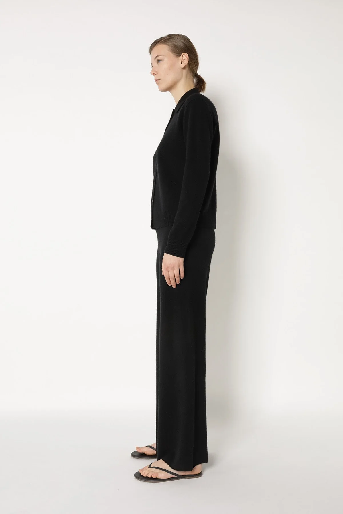 25001_BLACK_0307_web.jpg (Kopie)