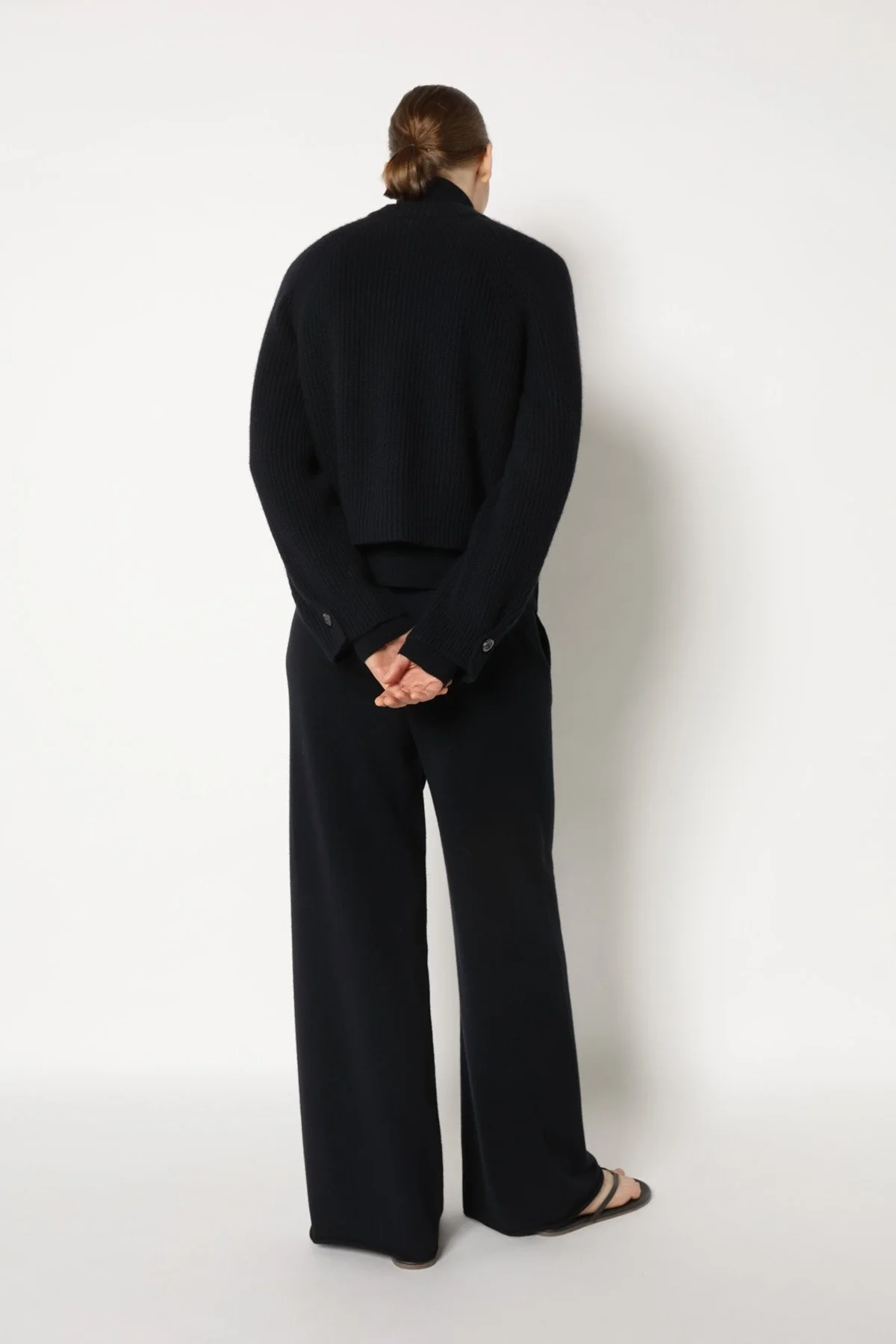 25059_BLACK_5809_web.jpg (Kopie) (Kopie)
