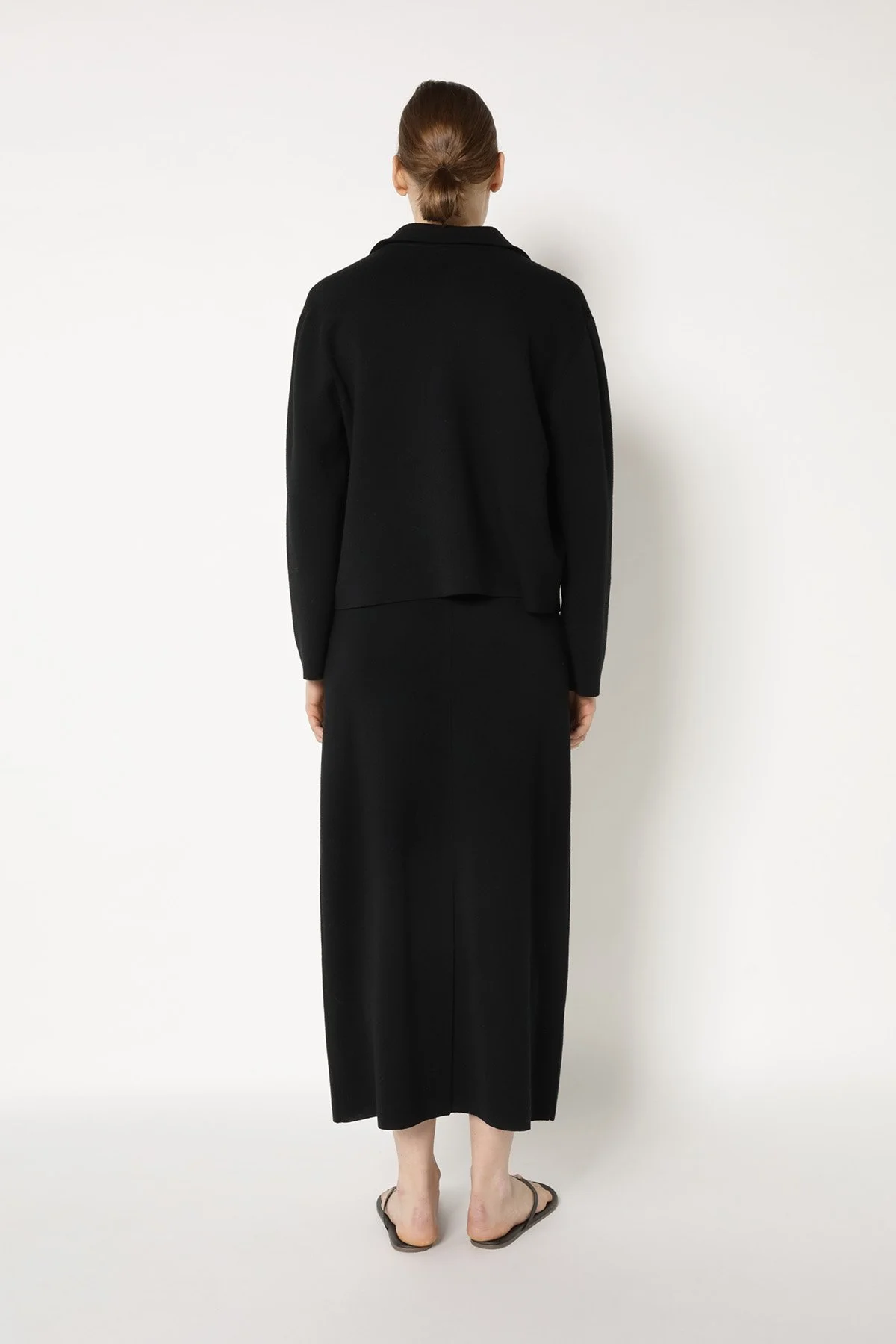 25033_BLACK_4510_web.jpg (Kopie)