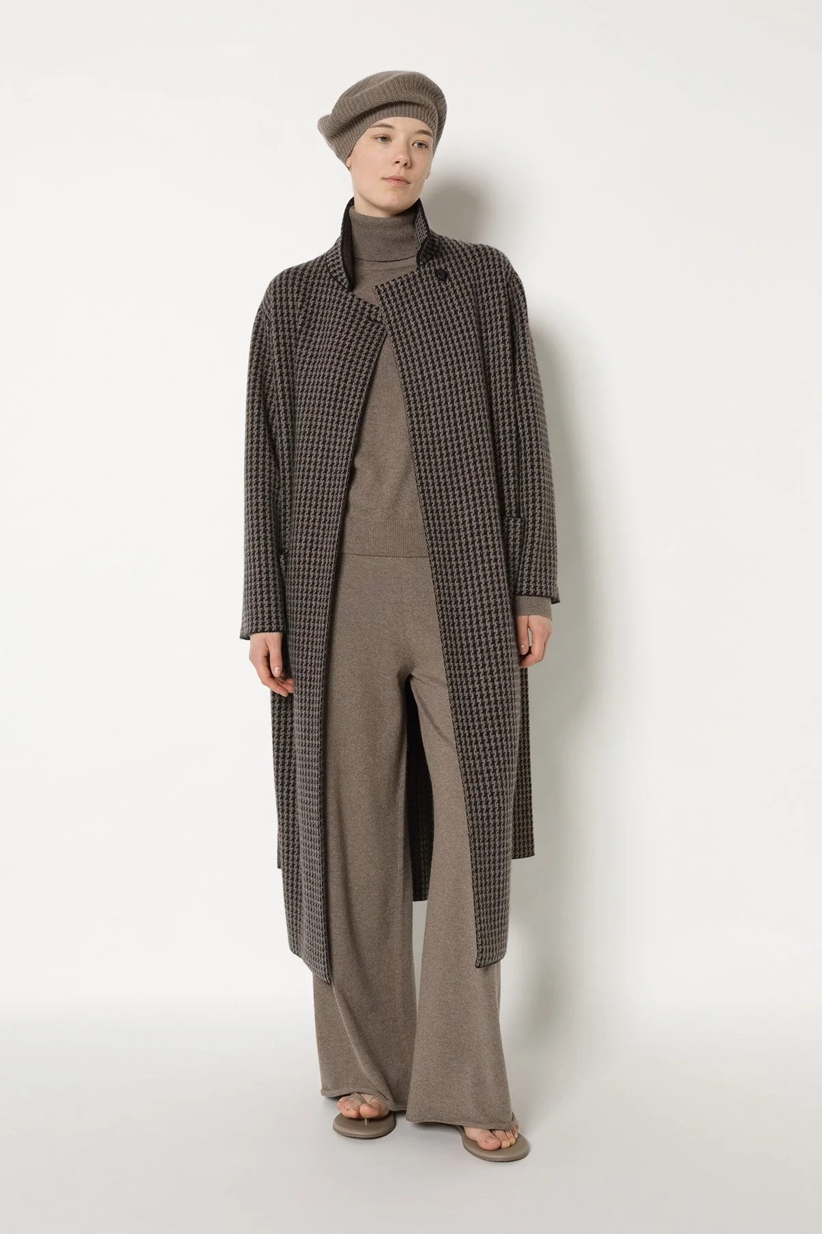 25065_BLACK + WOOD_6171_web.jpg