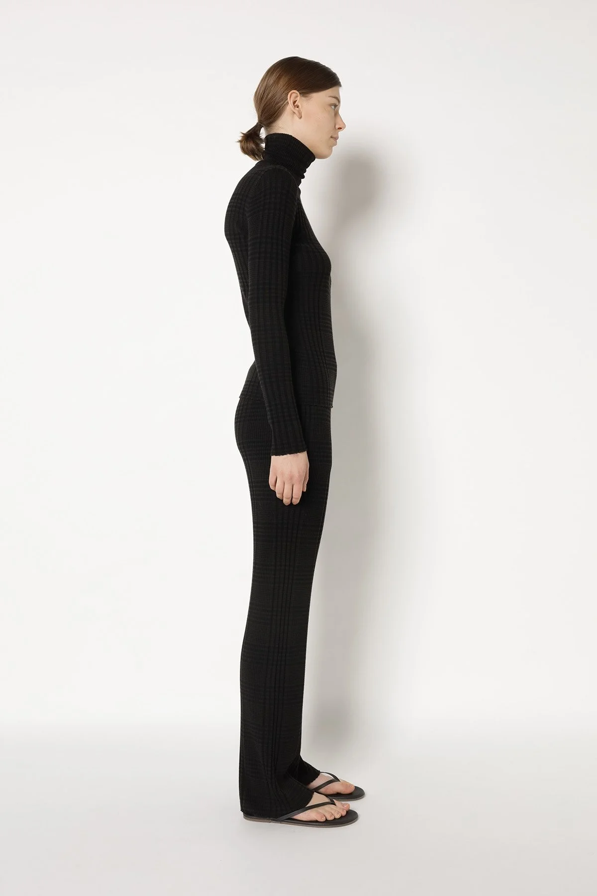 25037_EBON + BLACK__3766_web.jpg (Kopie) (Kopie)
